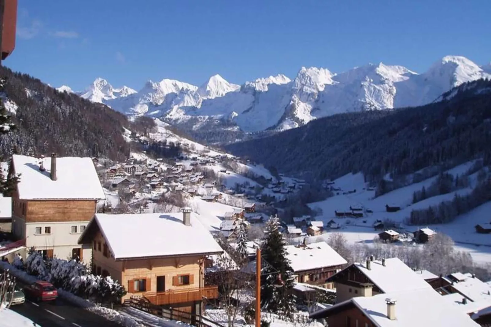 Résidence Valerianne-Buitenkant zomer