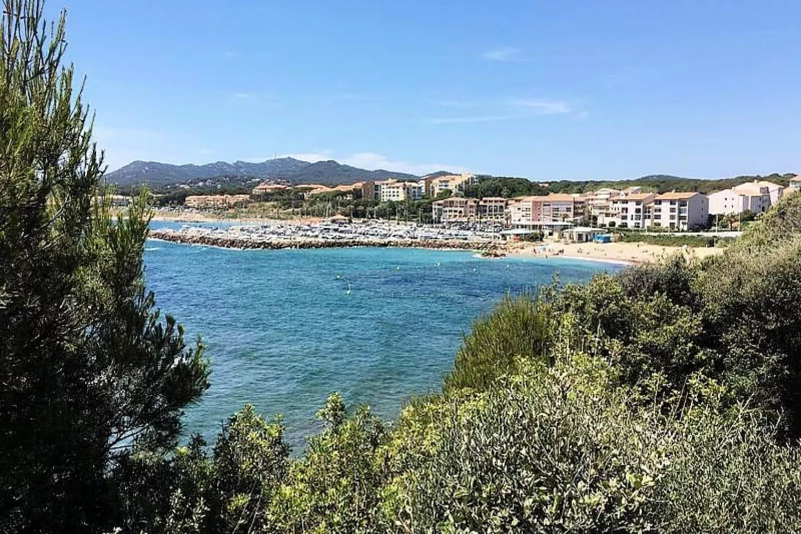 Résidence Marines D'aryana-Uitzicht zomer