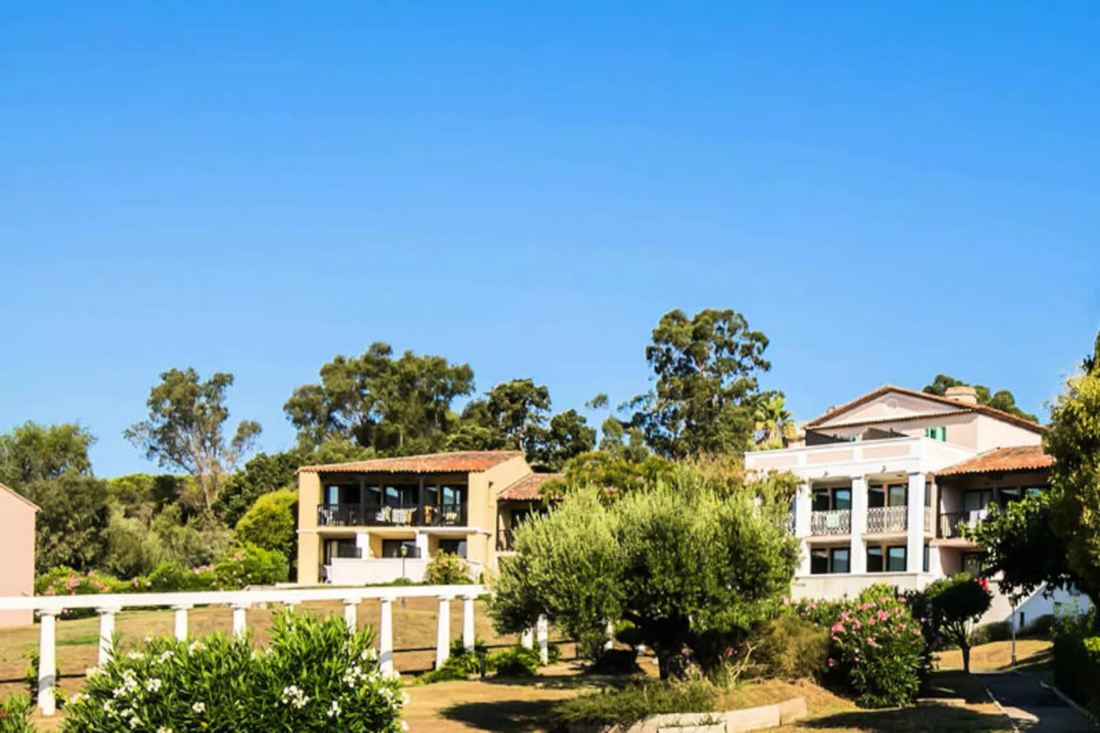 Résidence Les Parcs de Grimaud - maeva Home-Buitenkant zomer