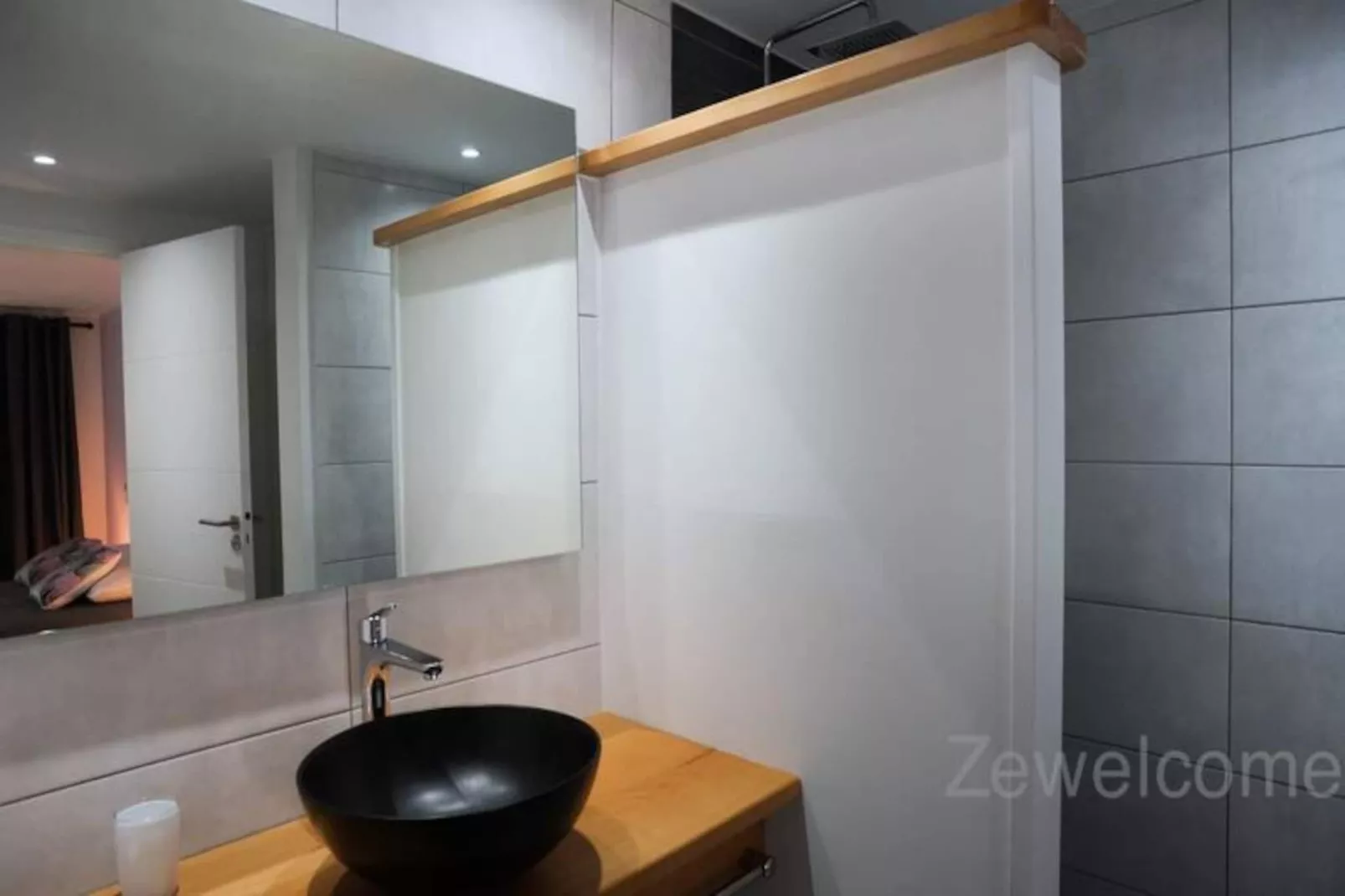 Villa Sea Side-Image-tags.