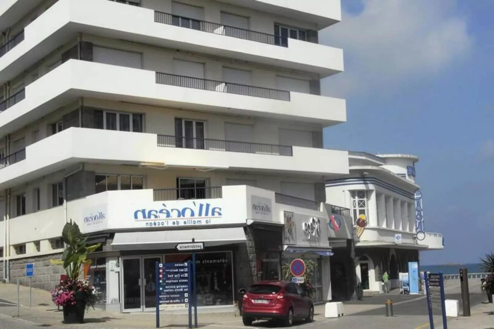 Résidence Casino-Buitenkant zomer