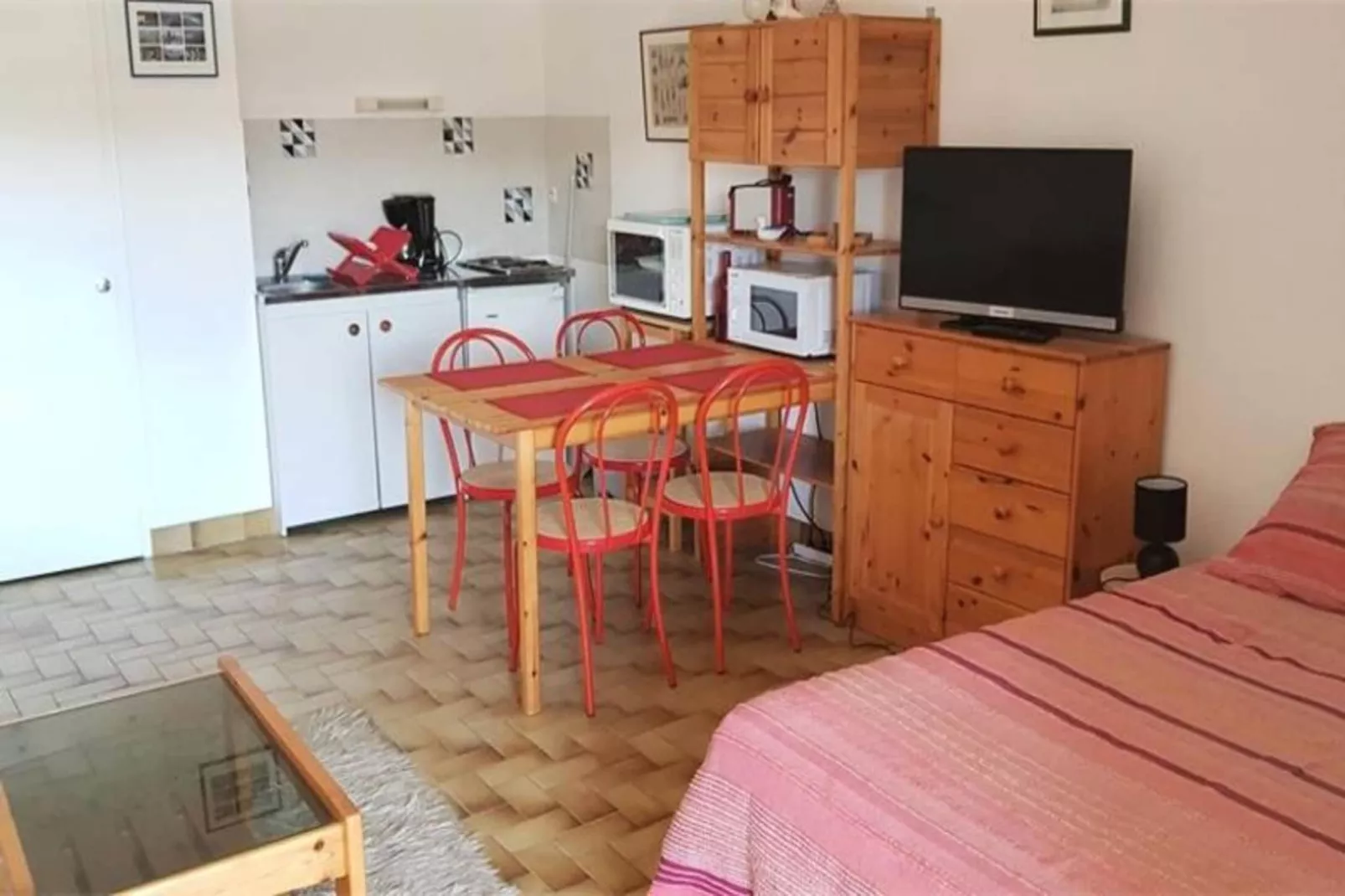 Résidence Maitre De Port-Buitenkant zomer