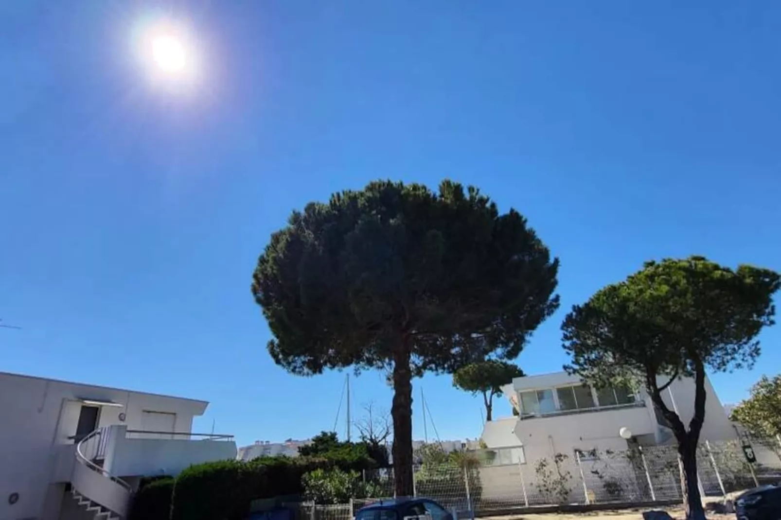 Résidence Marina Lairan Vue Sur L'eau Et Les Bateaux De Port Camargue 2 &eacute;toiles F-Image-tags.