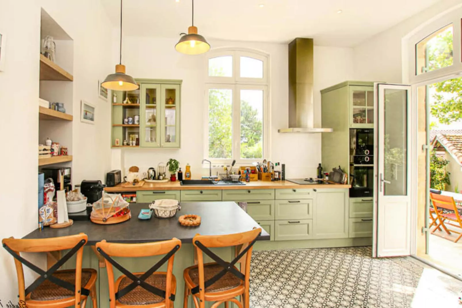 Villa Familiale R&eacute;nov&eacute;e &agrave; Arcachon &ndash; 6 Ch, 4 Sdb, Entre 8 &agrave; 10 Pers-Sfeer