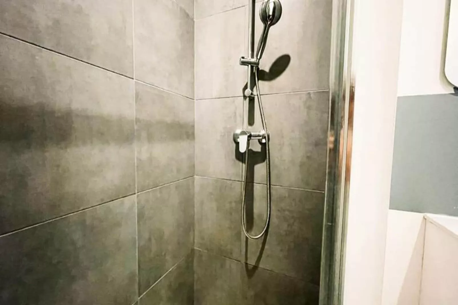 | Blue Lagoon 🩵| T3 6 Pax | Caserne De Bonne-Badkamer