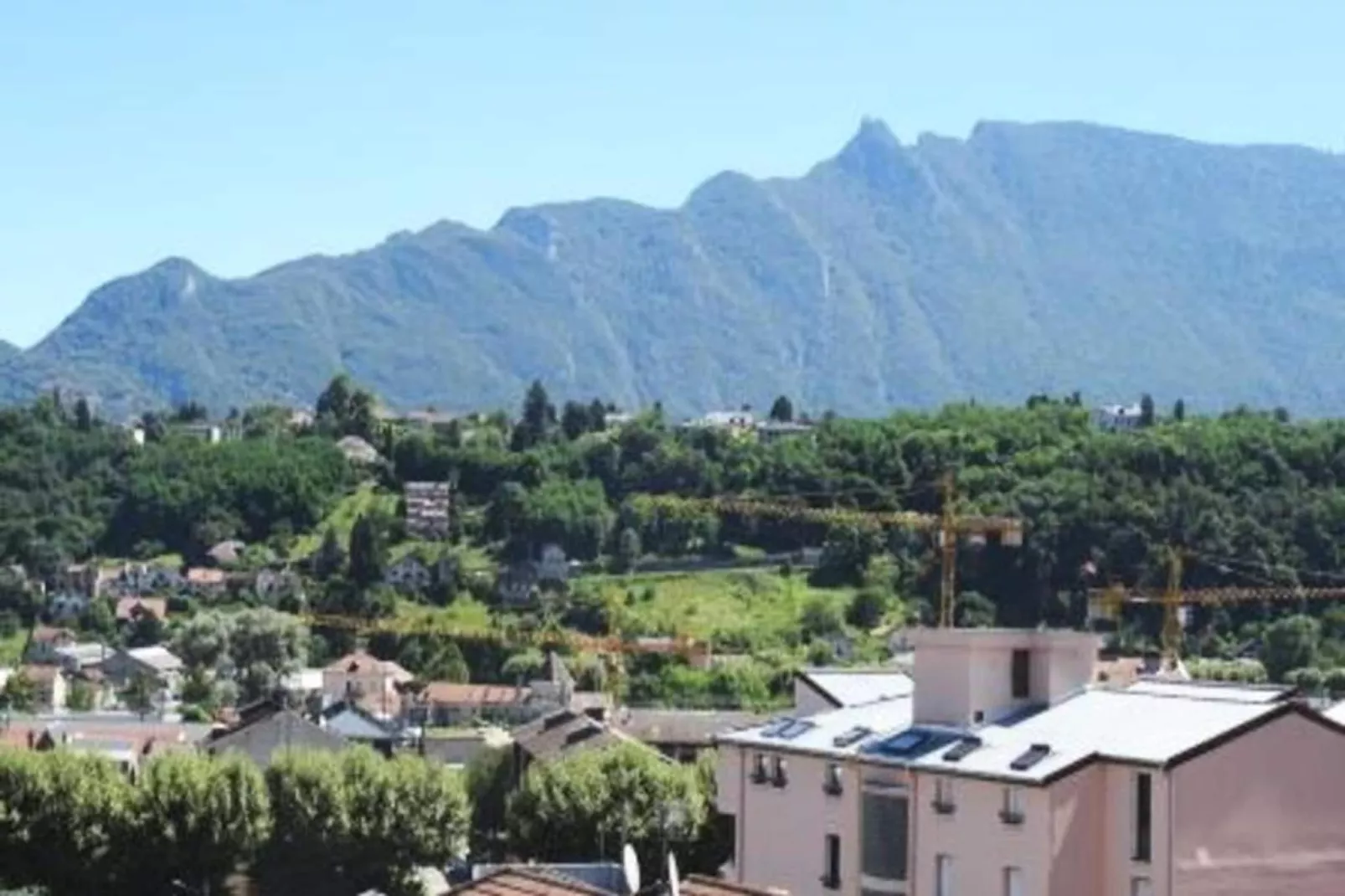 Résidence Montcalm D-Uitzicht zomer