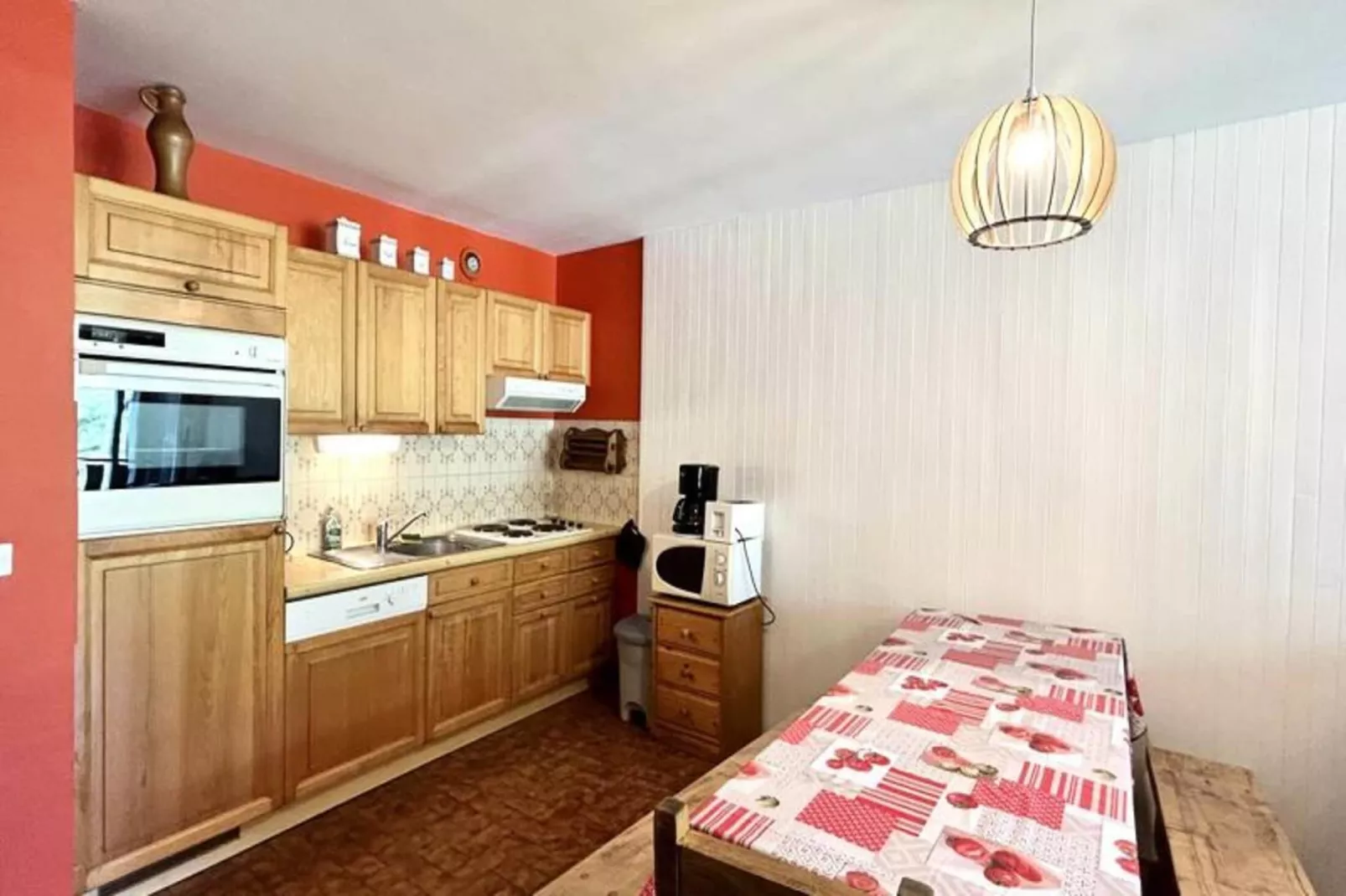 Résidence Les Aigles 1-Keuken