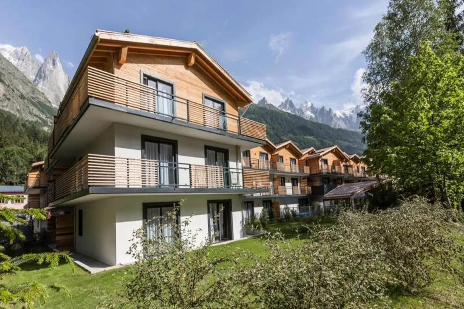 Résidence Prestige Odalys Isatis****-Buitenkant zomer