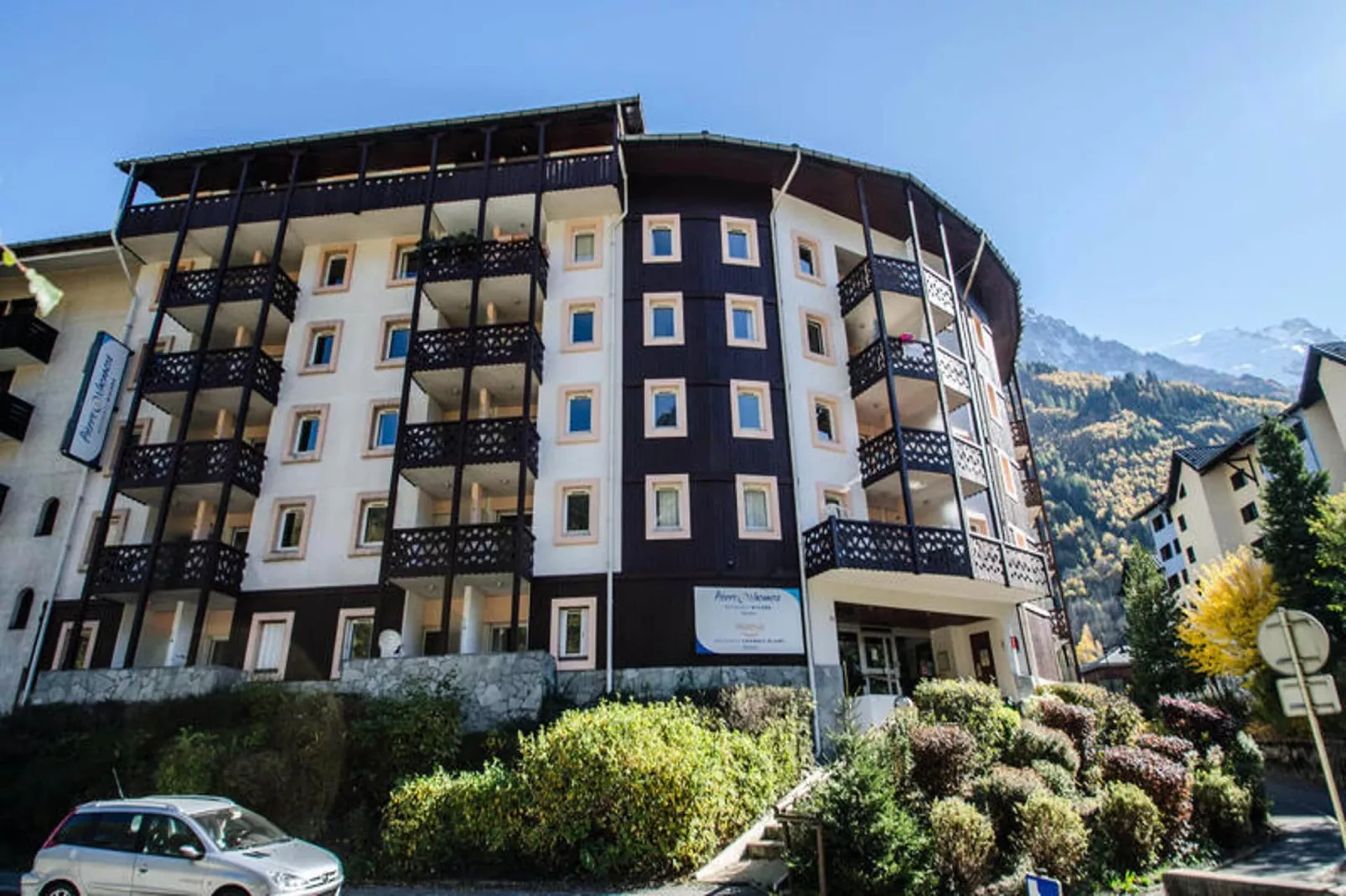 Résidence Riviere-Buitenkant zomer