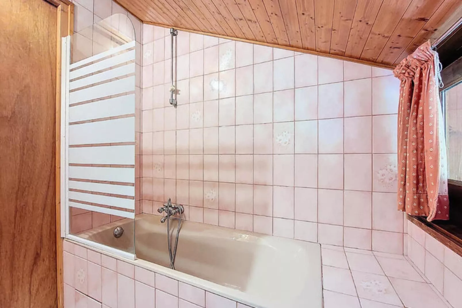 Appartements à Saint Jean d'Aulps-Badkamer