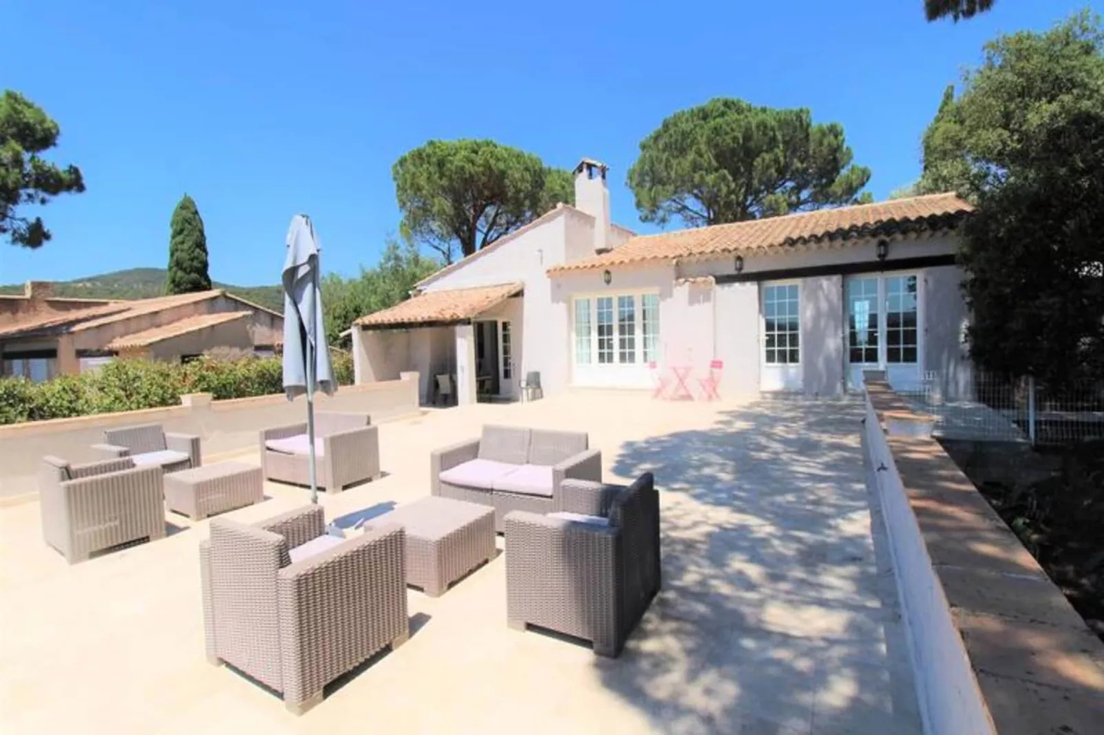 Résidence Hauts De Grimaud-Buitenkant zomer