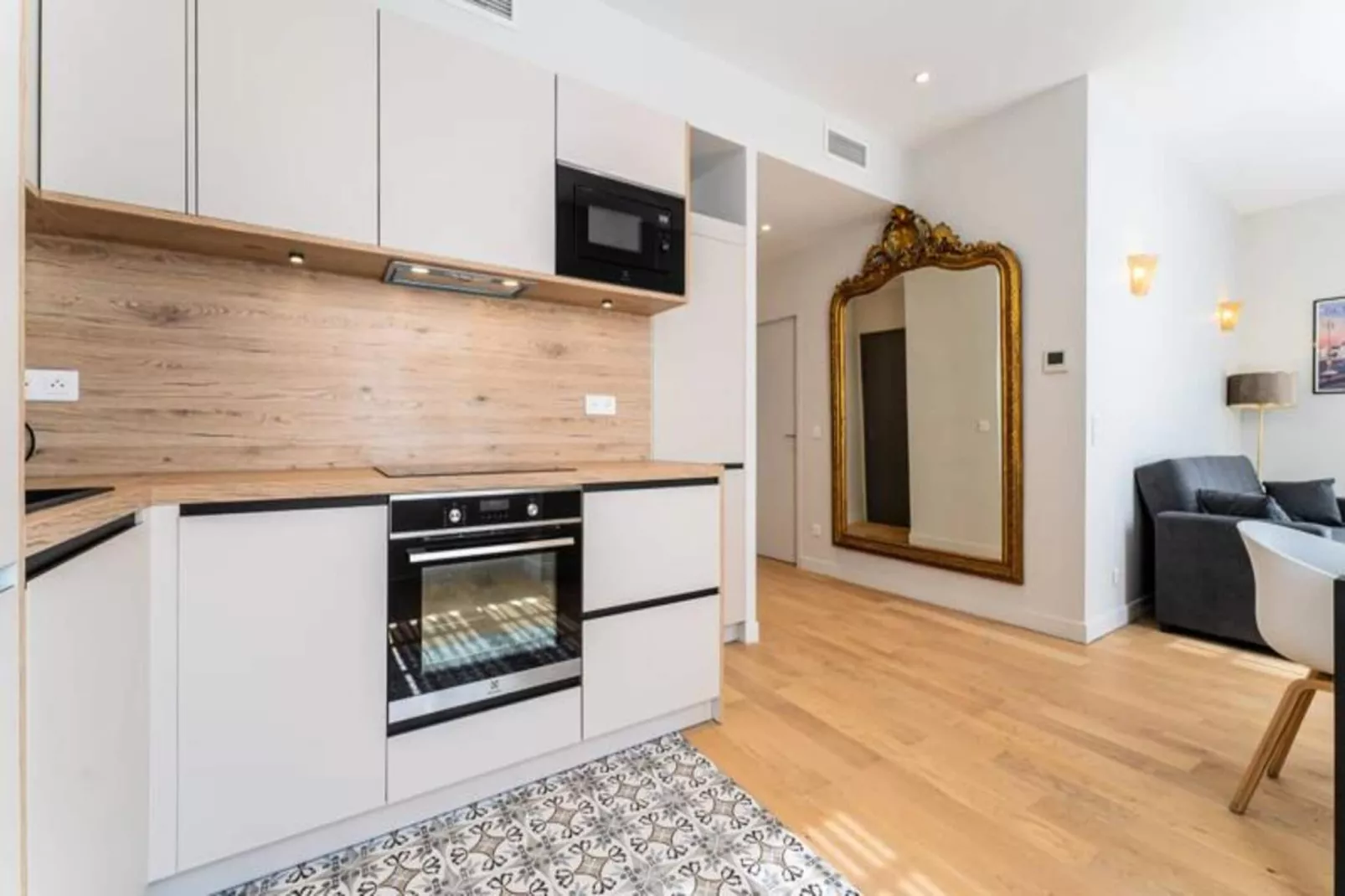 Charmant Appartement Pour 4 Au C&oelig;ur De Bordeaux-Buitenkant zomer