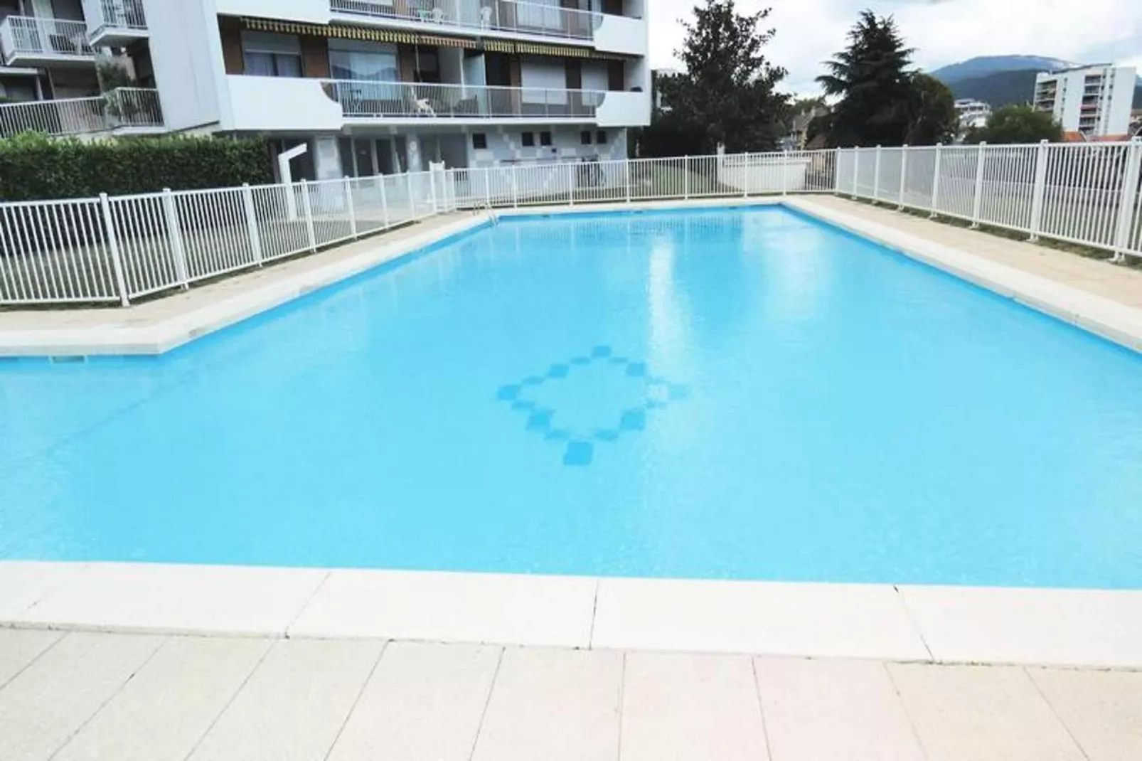 Résidence Montcalm D-Zwembad