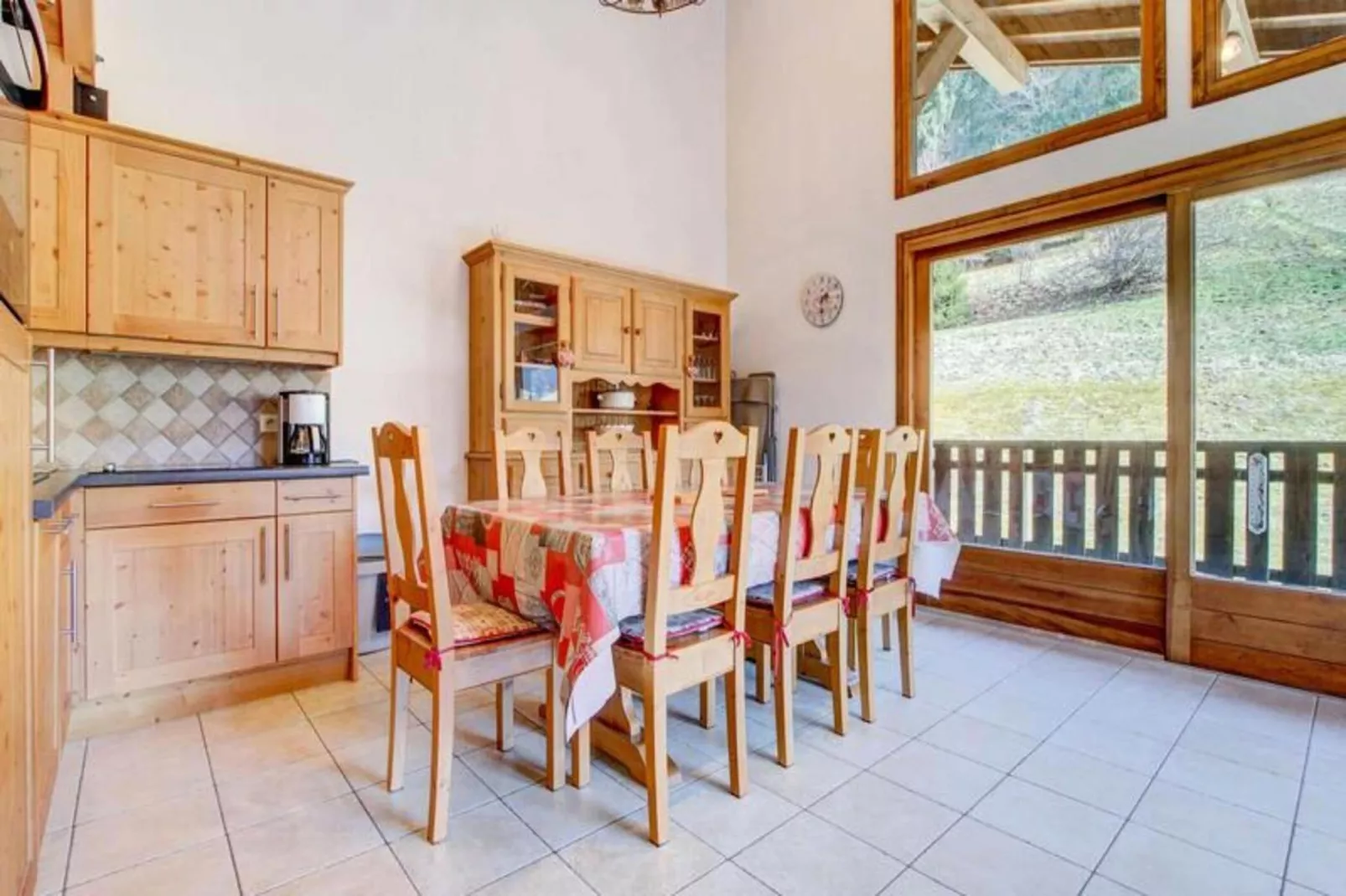 Résidence Les Cesaries - Buitenkant zomer