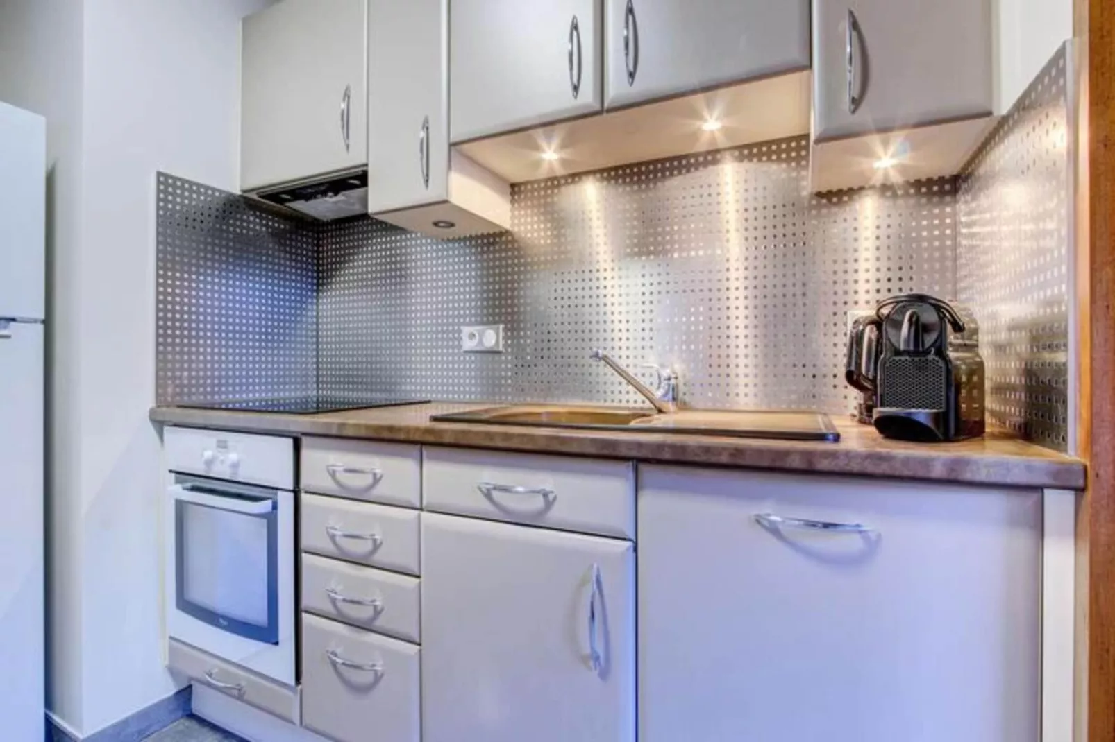 Résidence L'outo-Buitenkant zomer