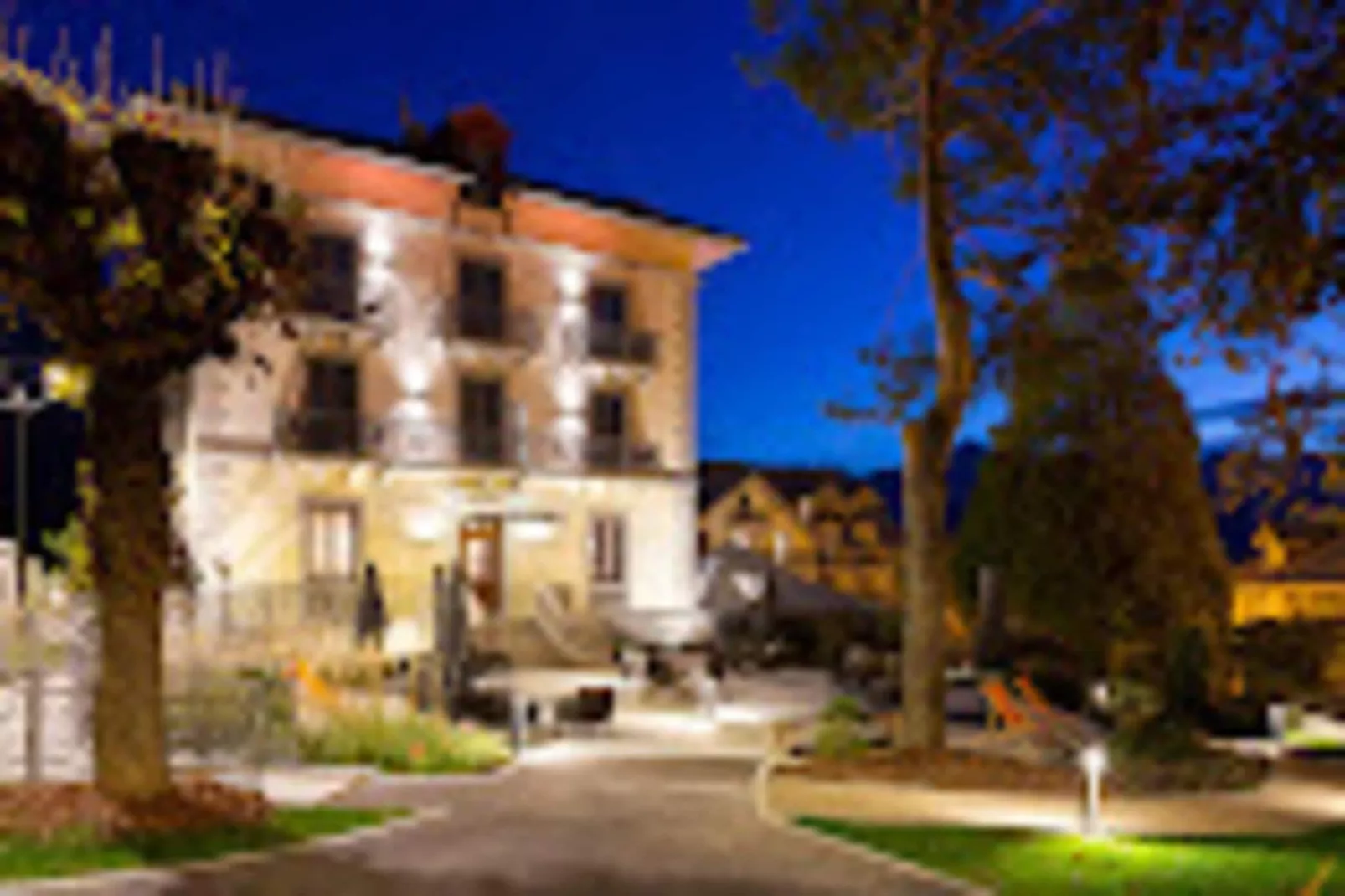 Résidence Les Loges-Buitenkant zomer