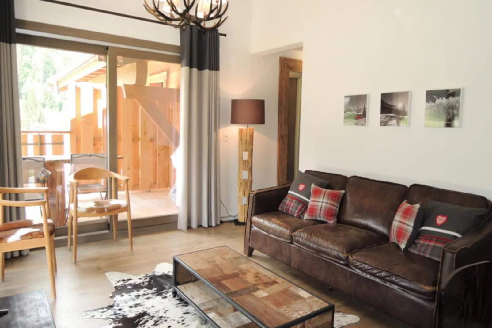 Résidence Les Quatres Elements-Buitenkant zomer