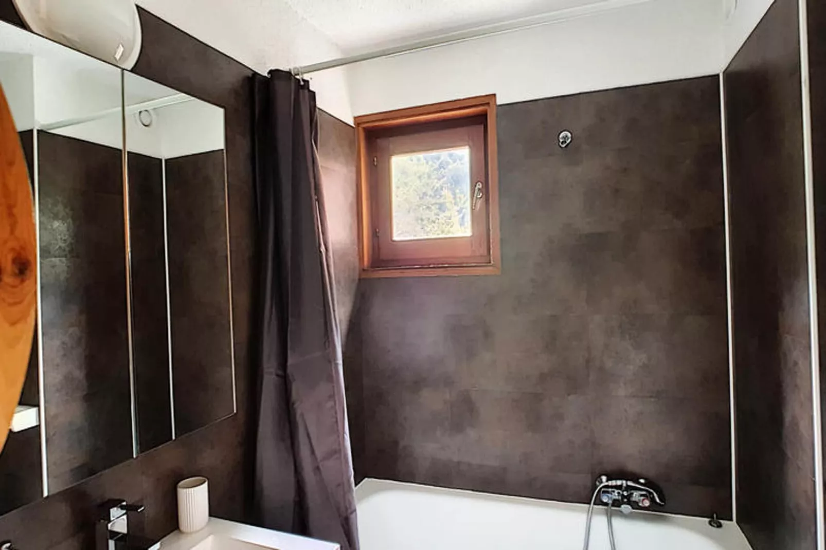 Appartements à Saint Jean d'Aulps-Badkamer