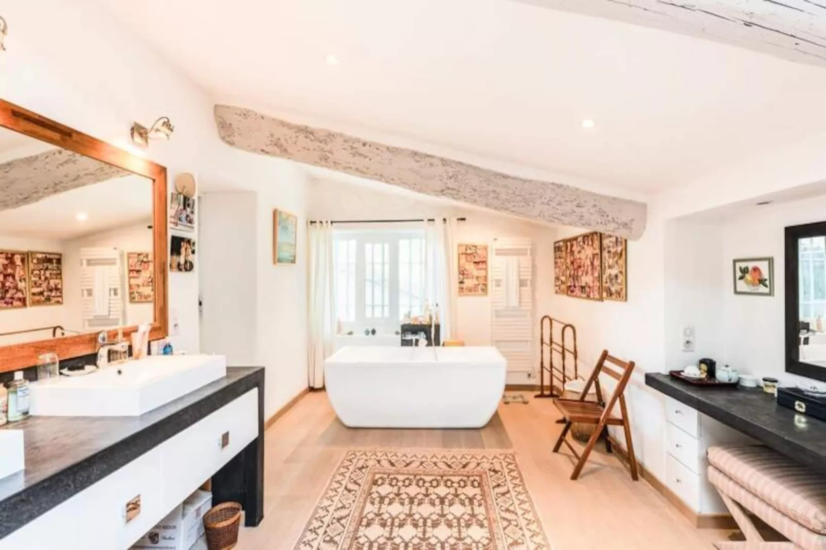 Maison De Famille En Provence-Image-tags.