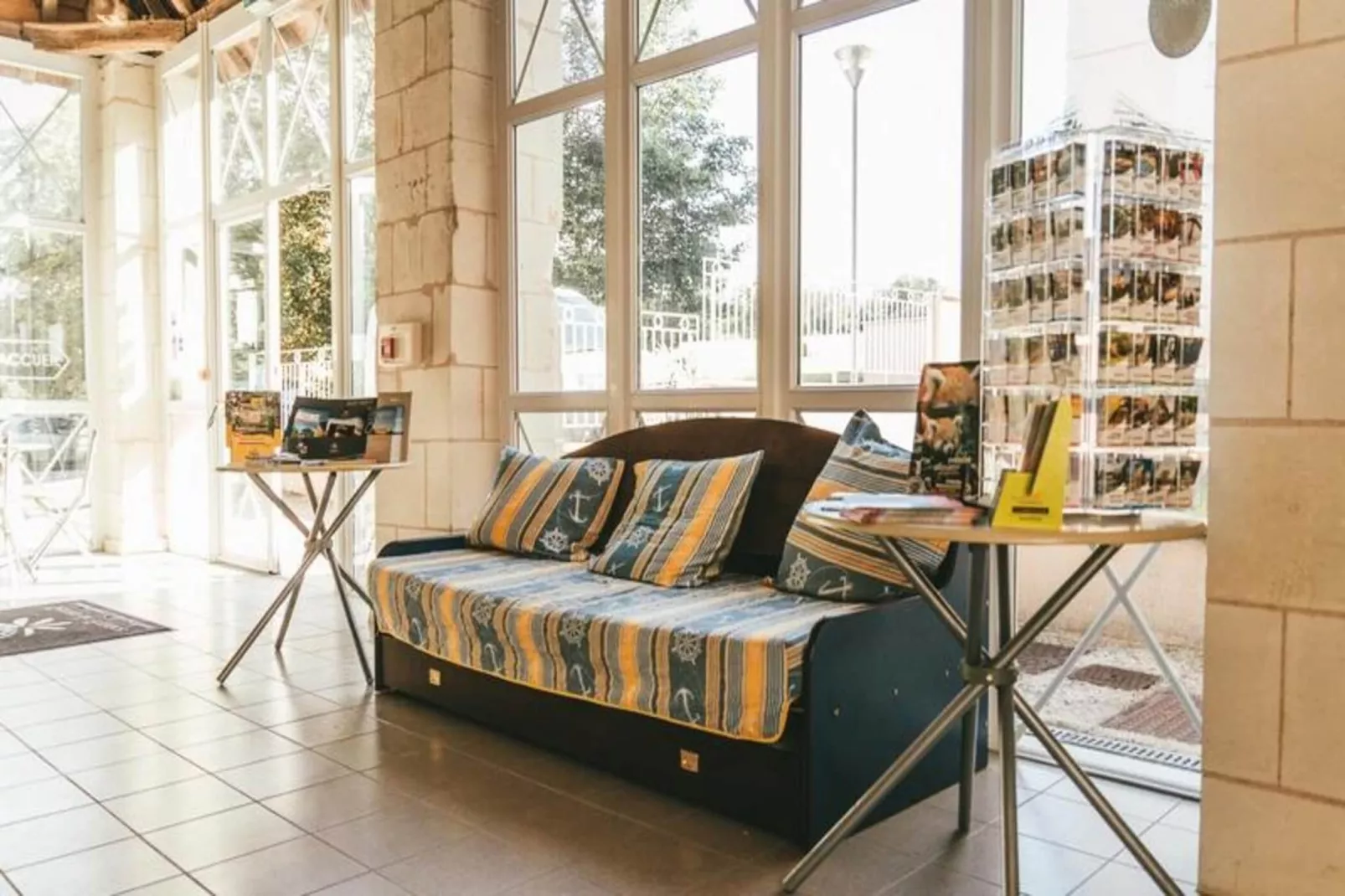 Appart'Hotel La Roche-Posay - Buitenkant zomer