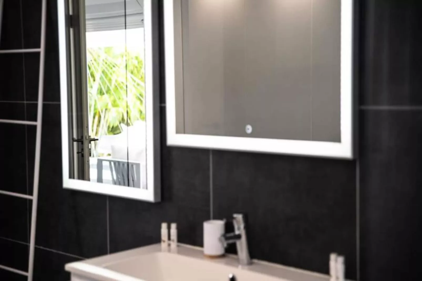 Villa Rosa-Image-tags.