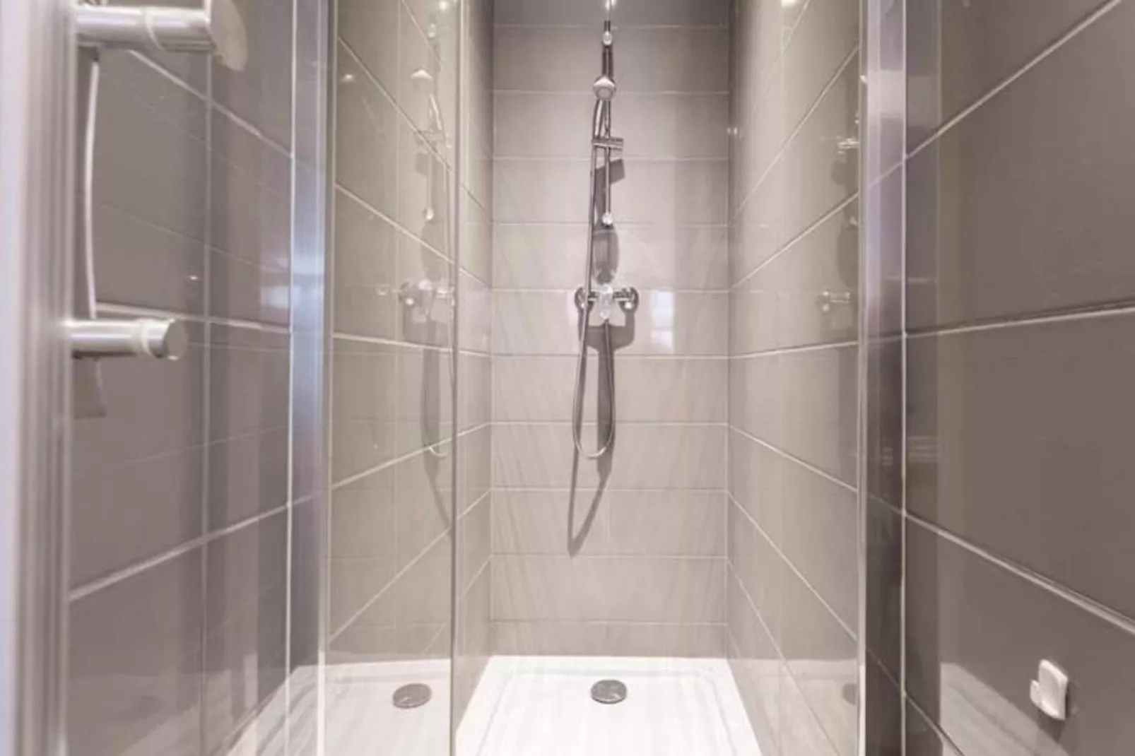 | Le Jaur&egrave;s 🍊| T2 Tout &eacute;quip&eacute; | Balcon, Wifi-Badkamer