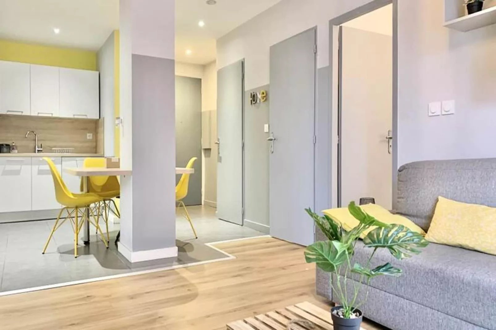 | Hello Sunshine ☀️| T3 6 Couchages| Caserne De Bonne-Woonkamer