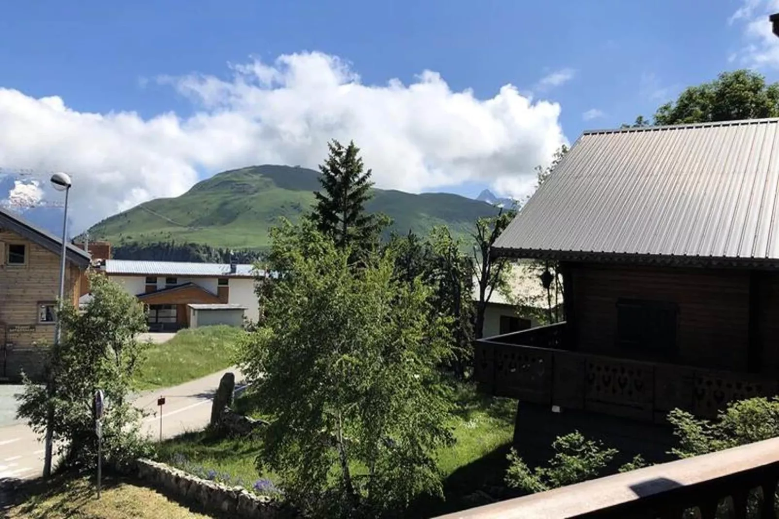 Résidence Saint Bernard-Uitzicht zomer