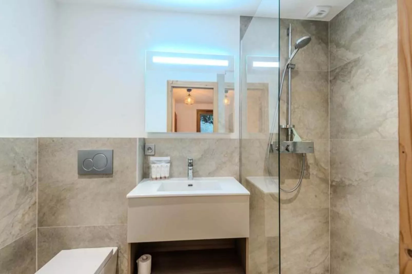 Résidence Les Frenes-Badkamer