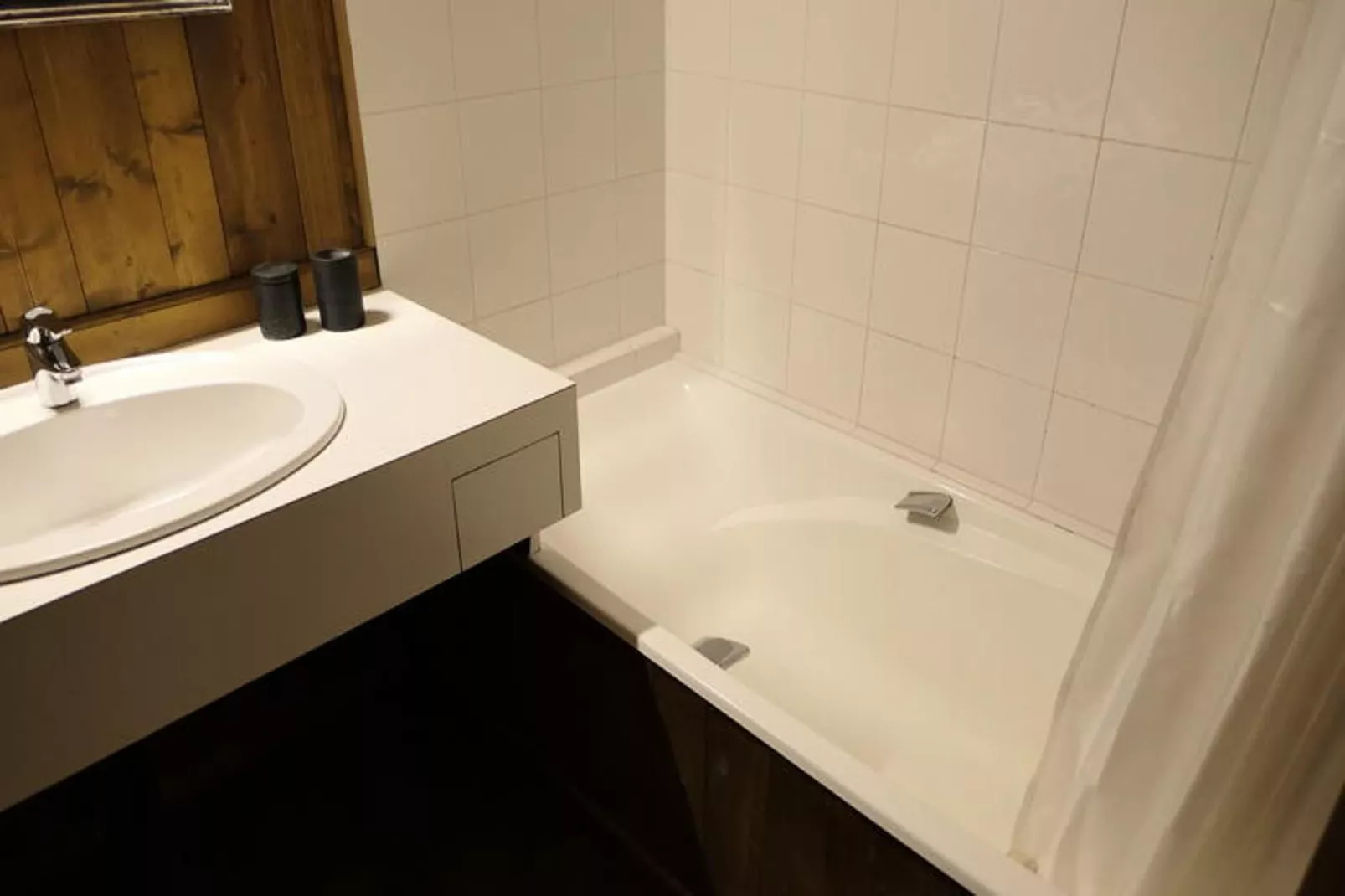 Résidence La Gelinotte-Badkamer