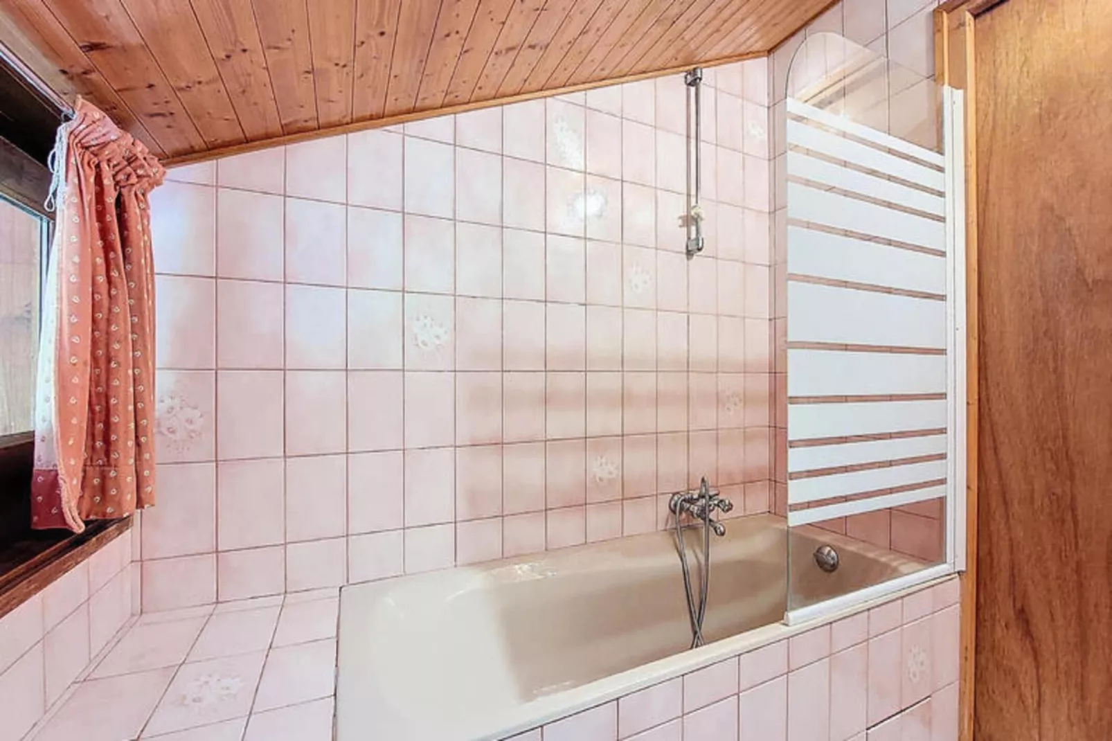 Appartements à Saint Jean d'Aulps-Badkamer