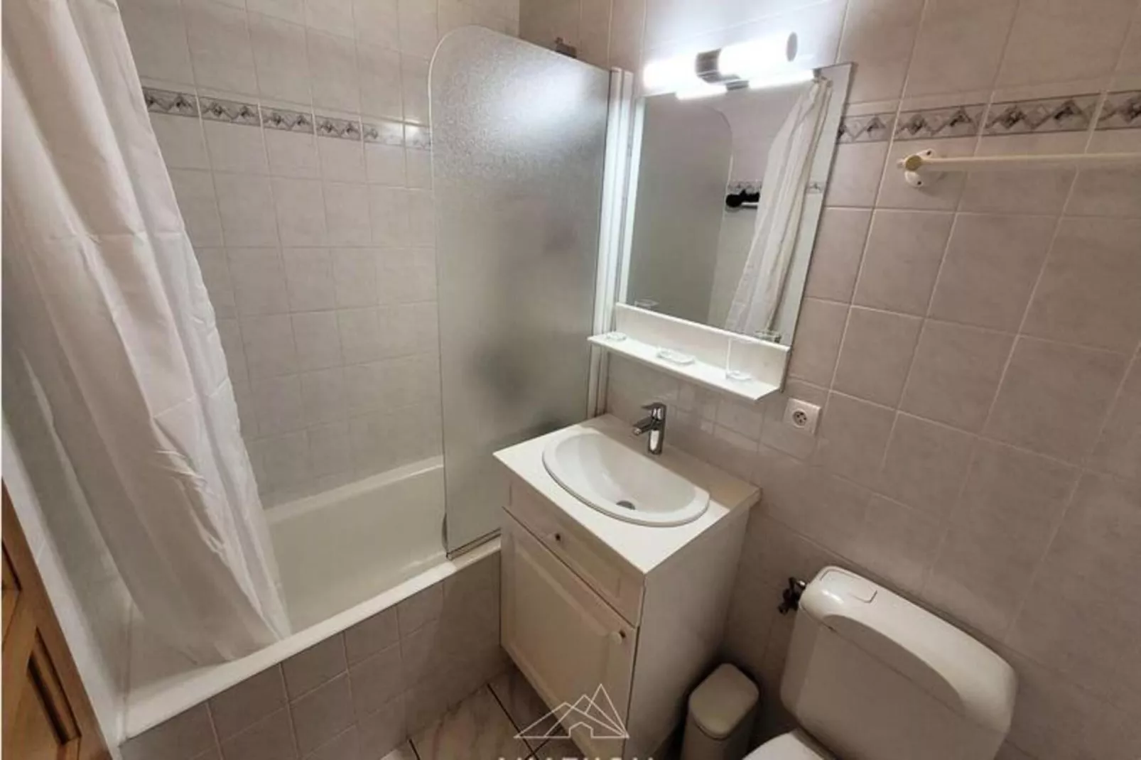 Résidence Iris - Badkamer