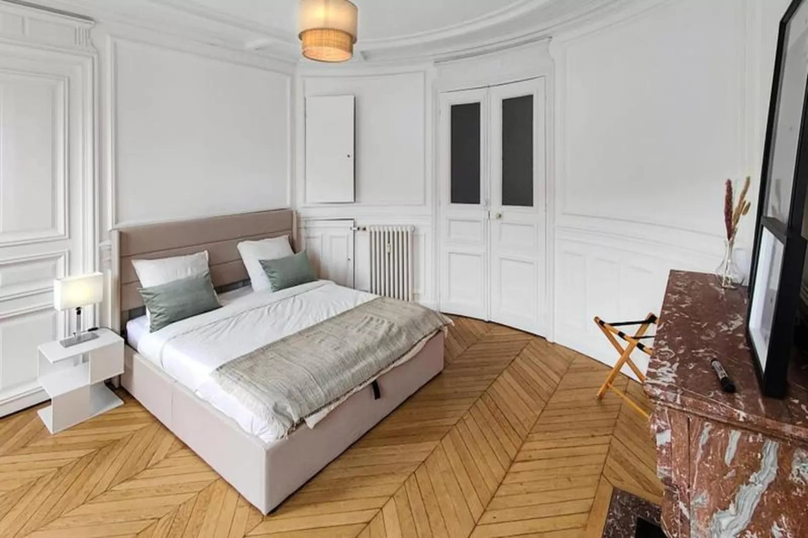 Appartement Refait &agrave; Neuf Dans Le Quartier Latin Paris 5e-Buitenkant zomer