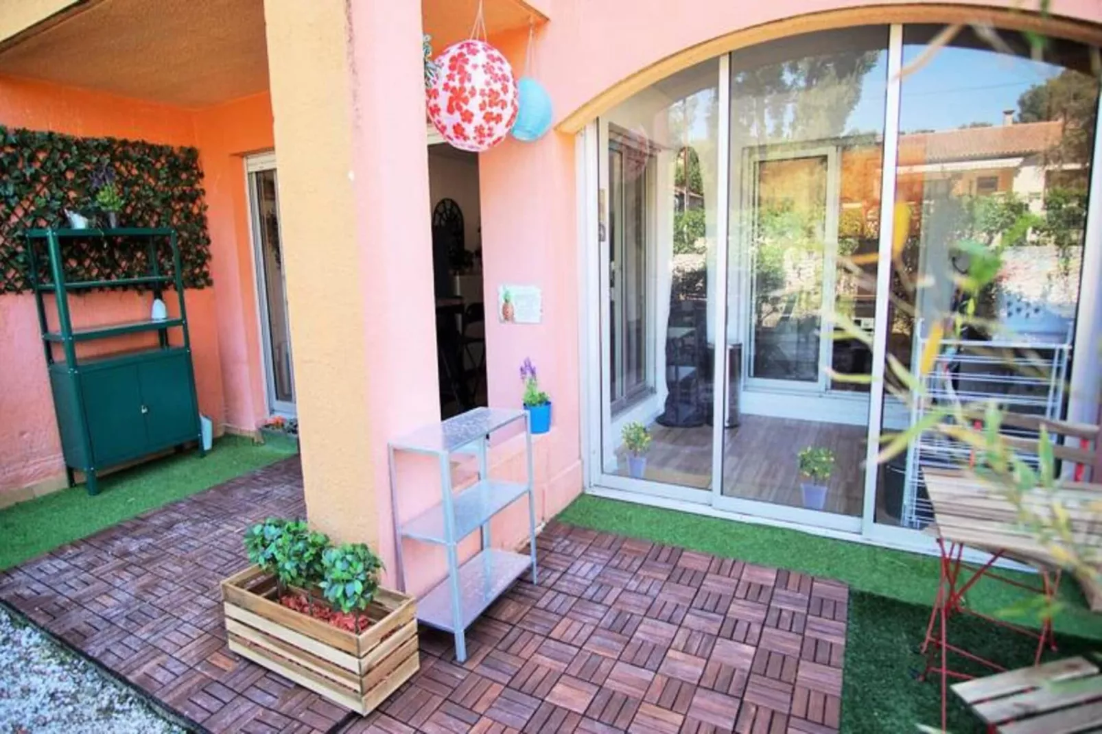 Résidence Frégate-Buitenkant zomer