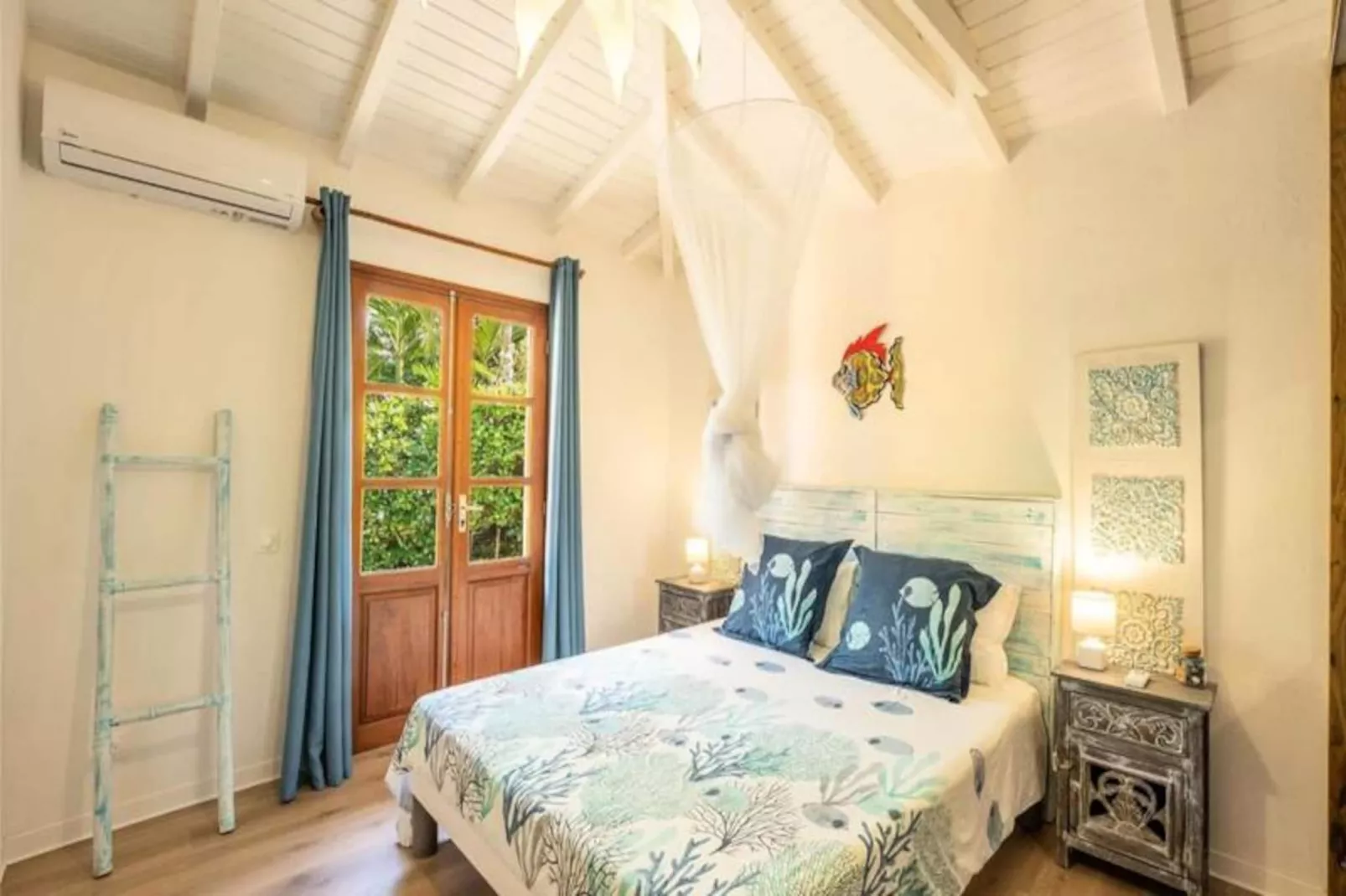 Villa Ma Vie La-Image-tags.