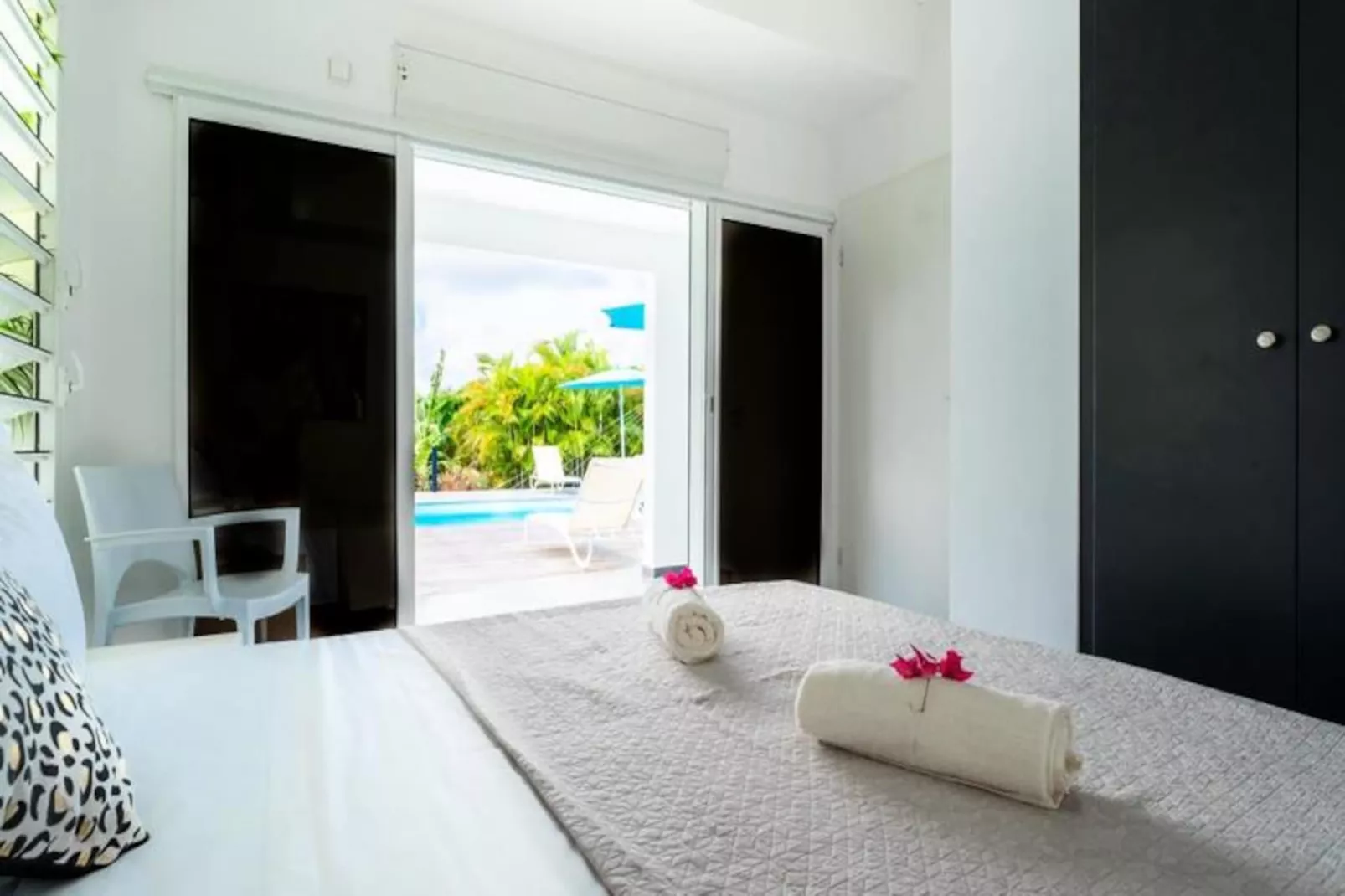 Villa Rosa-Image-tags.