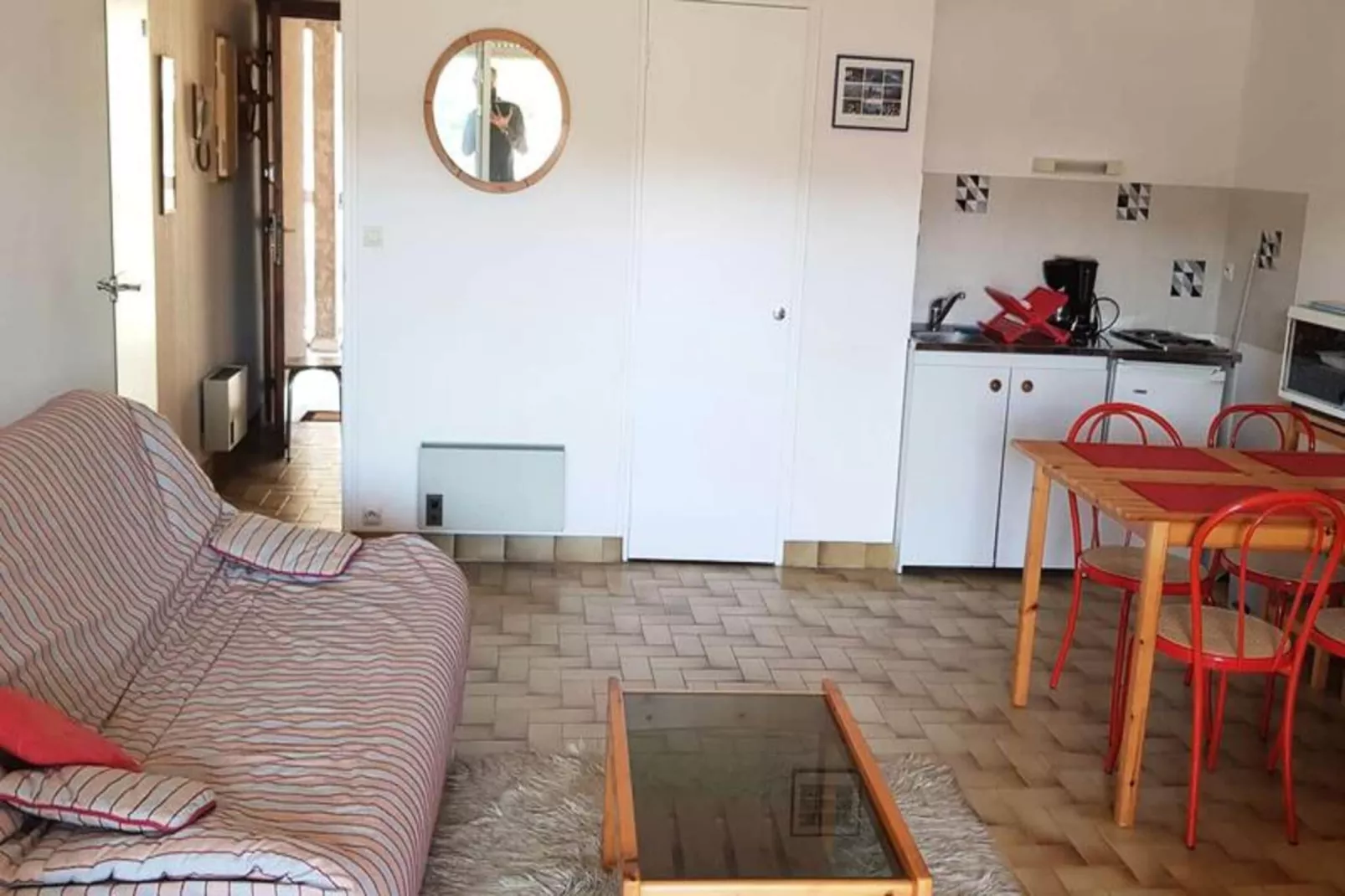 Résidence Maitre De Port-Buitenkant zomer