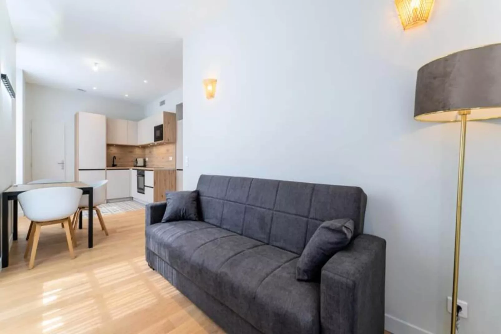 Charmant Appartement Pour 4 Au C&oelig;ur De Bordeaux-Buitenkant zomer