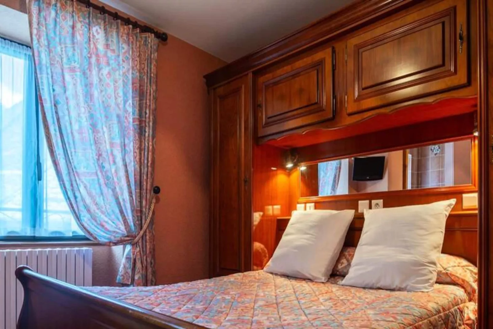 Gîte de France Bon aubrac pour 12 personnes 2 épis-Image-tags.