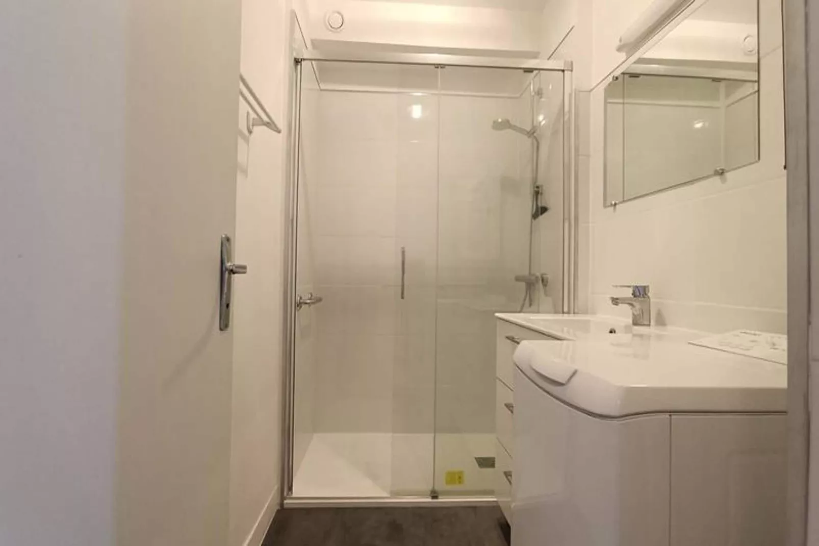 Résidence Montcalm C-Badkamer