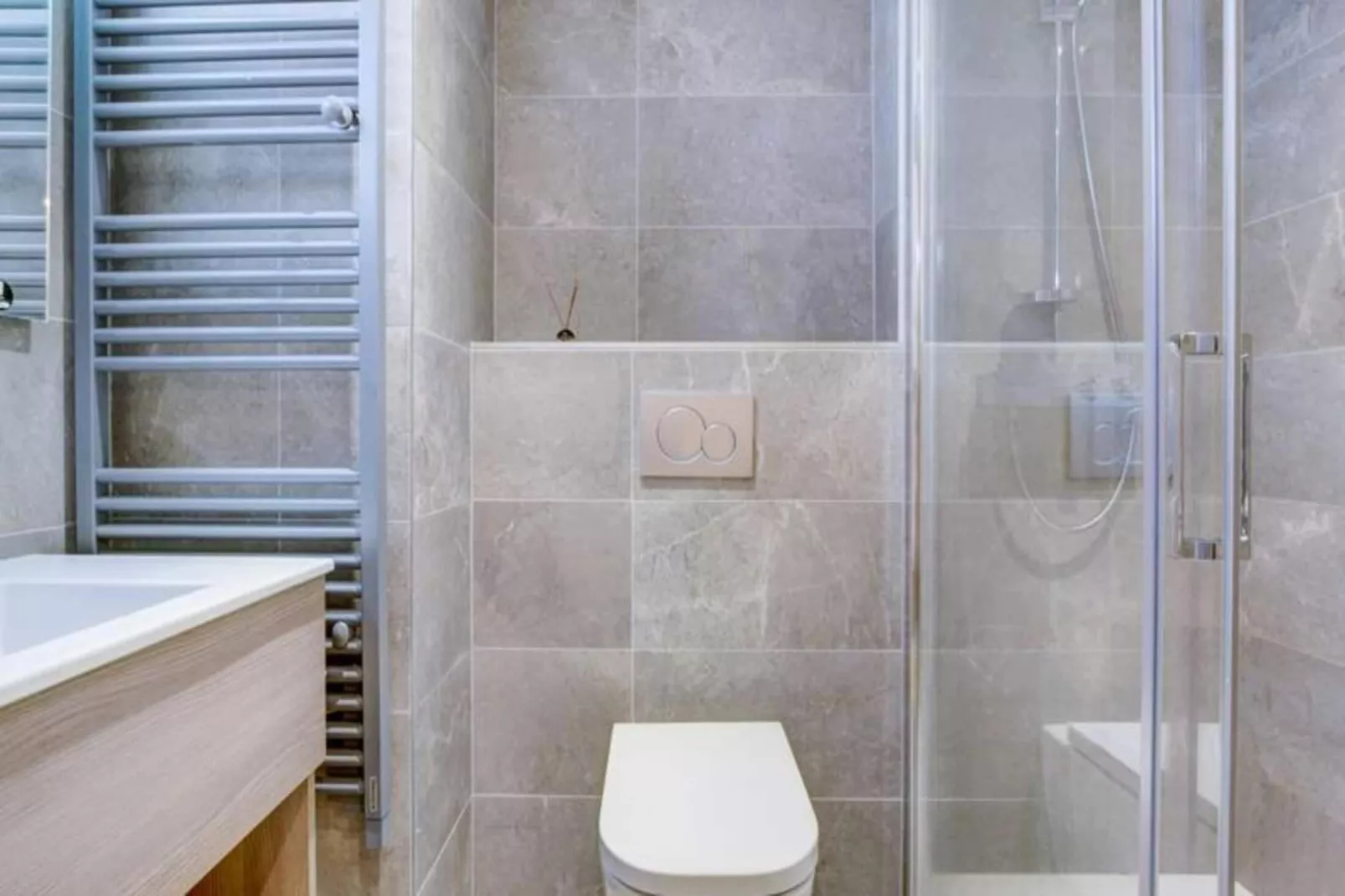 Résidence Frenes Hauts-Badkamer