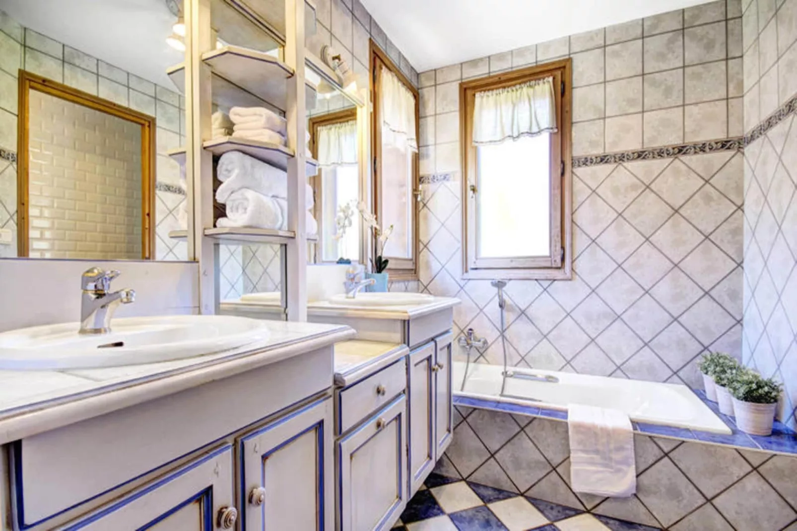 Résidence Lolana-Badkamer