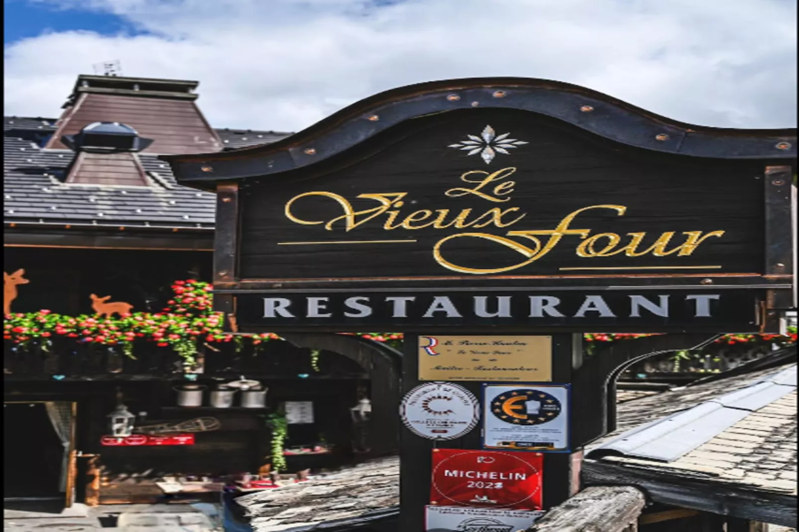 Résidence Le Perce-neige-Buitenkant zomer