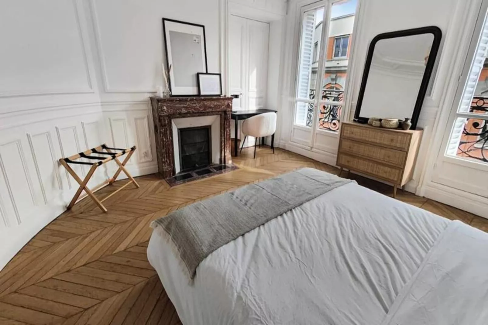 Appartement Refait &agrave; Neuf Dans Le Quartier Latin Paris 5e-Buitenkant zomer