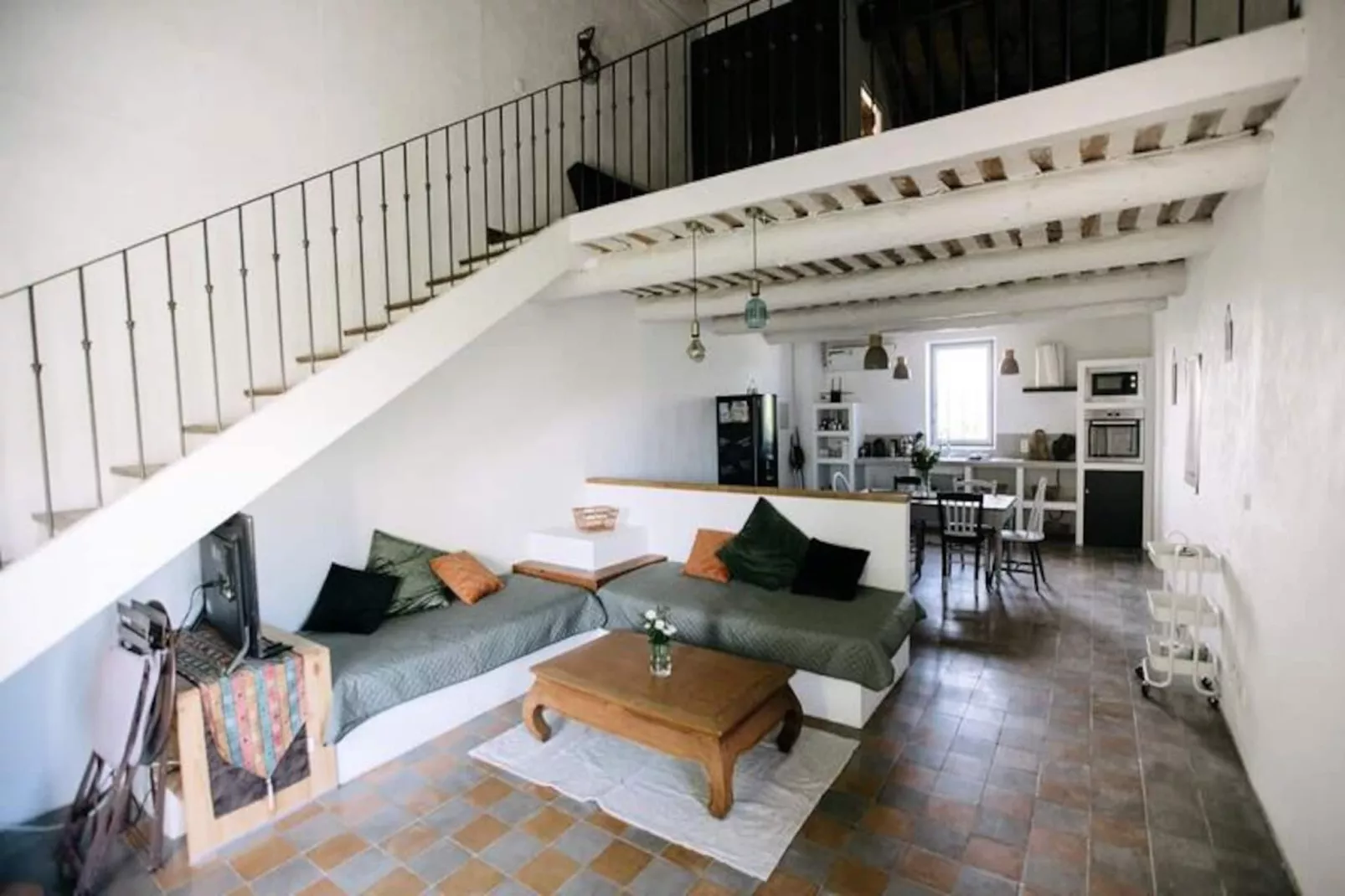 84b6 - Loft Dans Mas De Charme Du Xviii&egrave;me Si&egrave;cle-Image-tags.