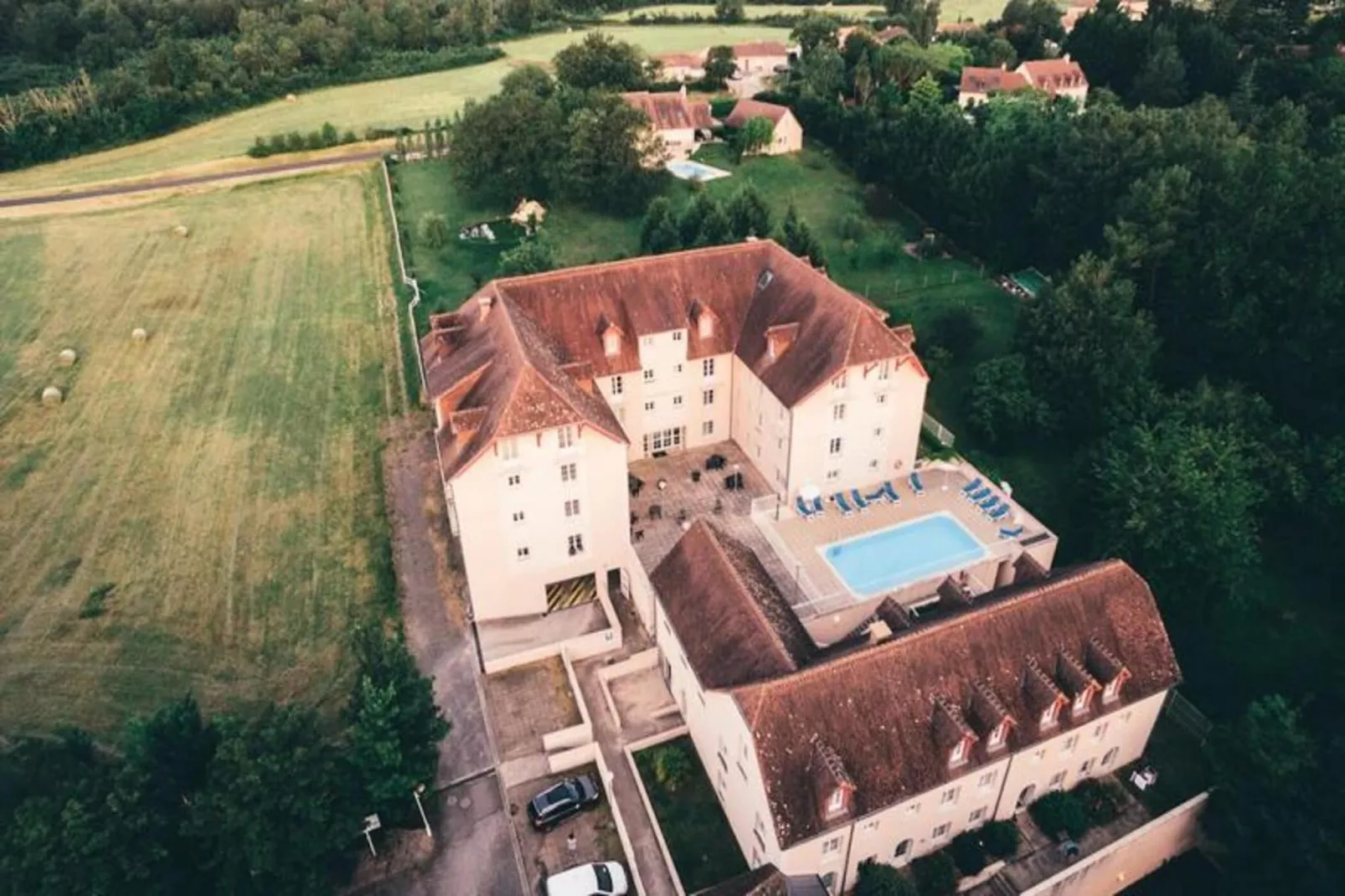 Appart'Hotel La Roche-Posay - Buitenkant zomer