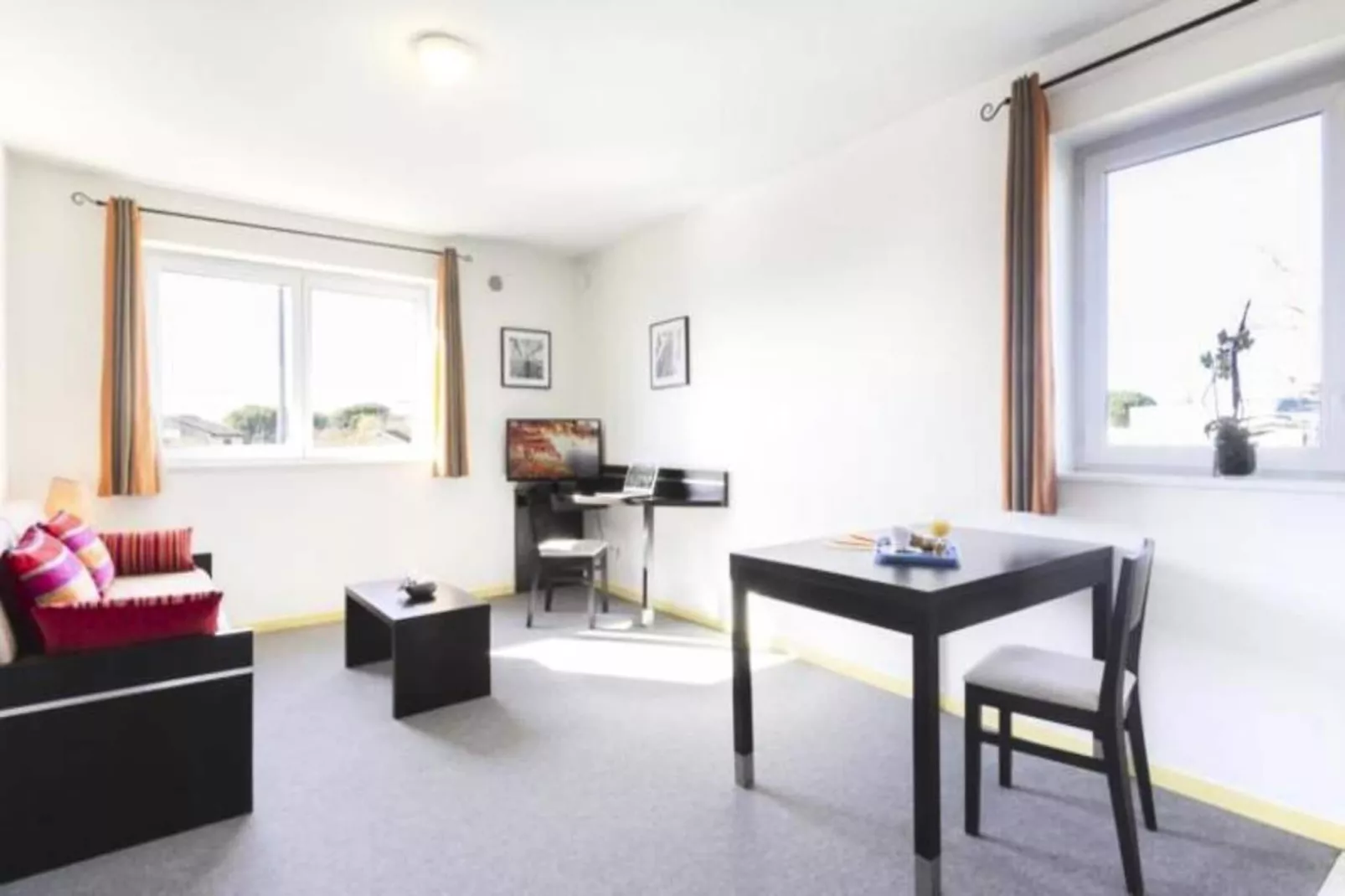 Néméa Appart'Hôtel Toulouse Saint Martin***-Buitenkant zomer