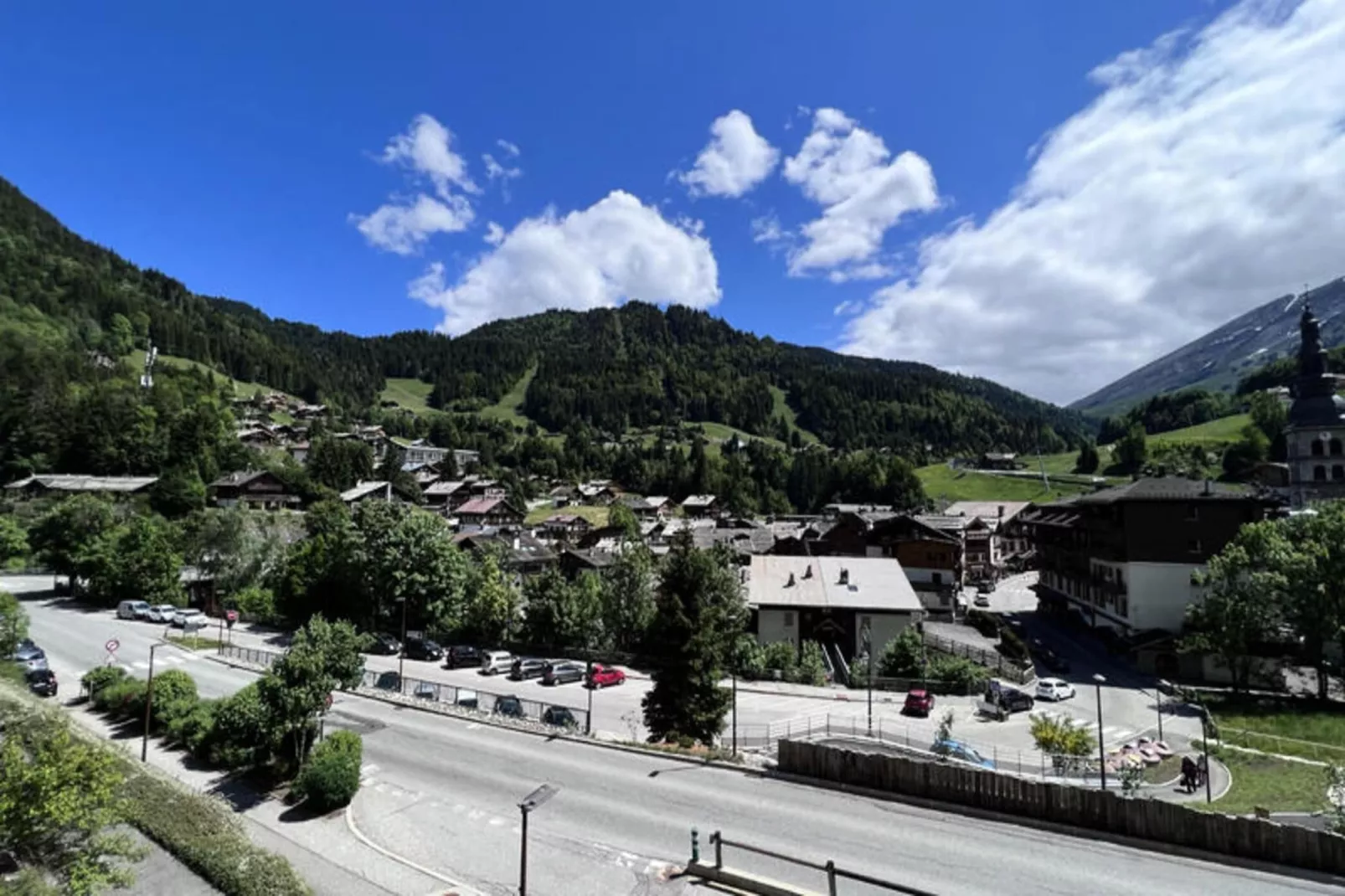 Appartements à La Clusaz-Buitenkant zomer