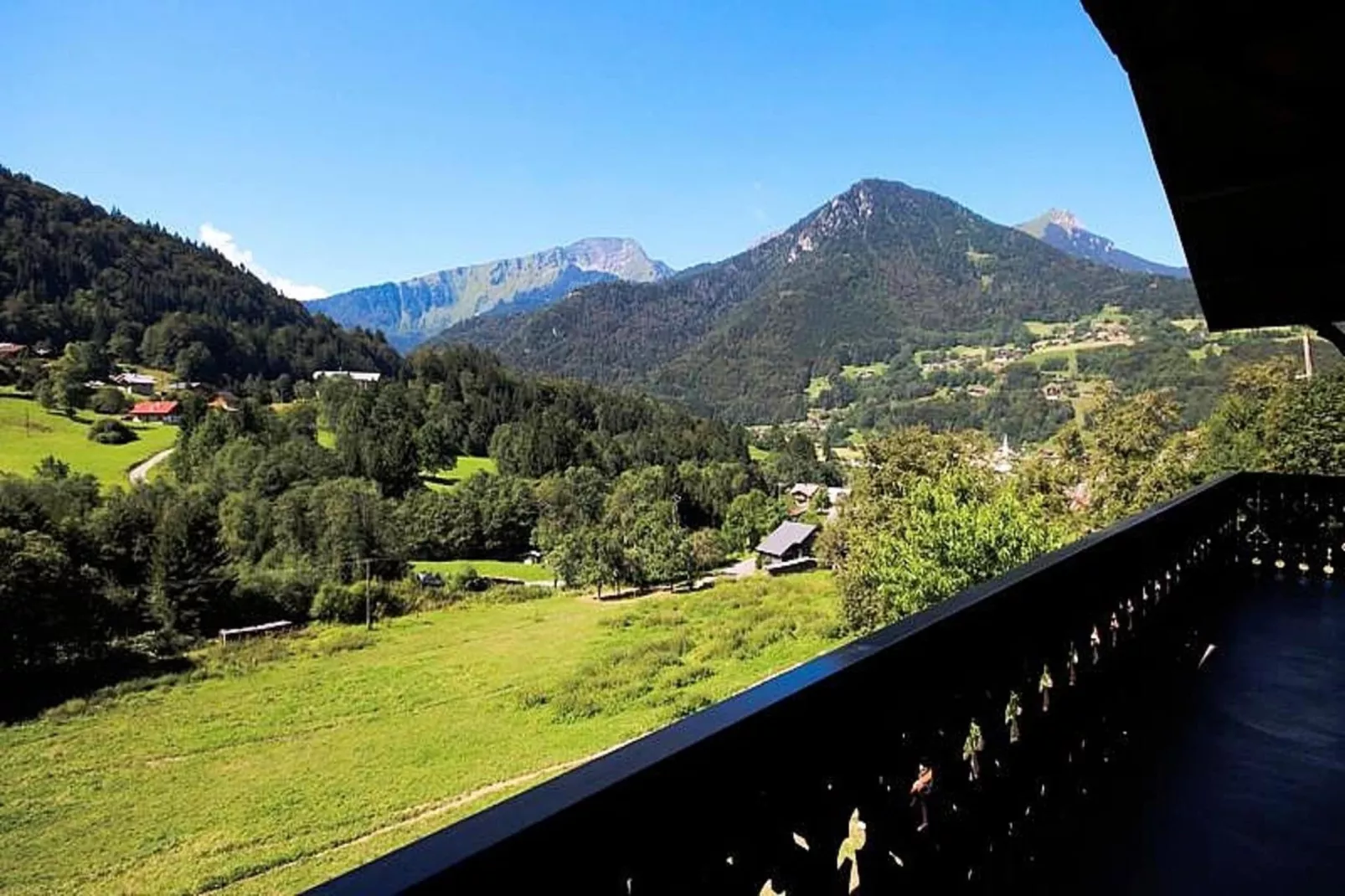 Chalets à Saint Jean d'Aulps-Uitzicht zomer