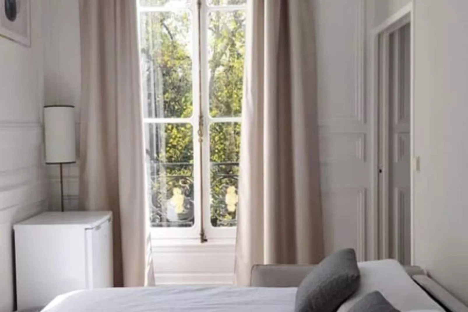 Maison Labruy&egrave;re - Royal Garden Suite-Buitenkant zomer